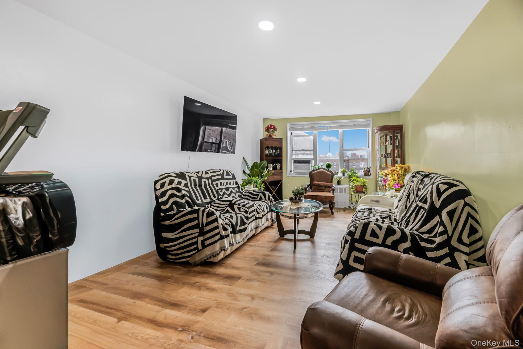 #9 photo, 480 Riverdale Avenue, Yonkers , NY 10705