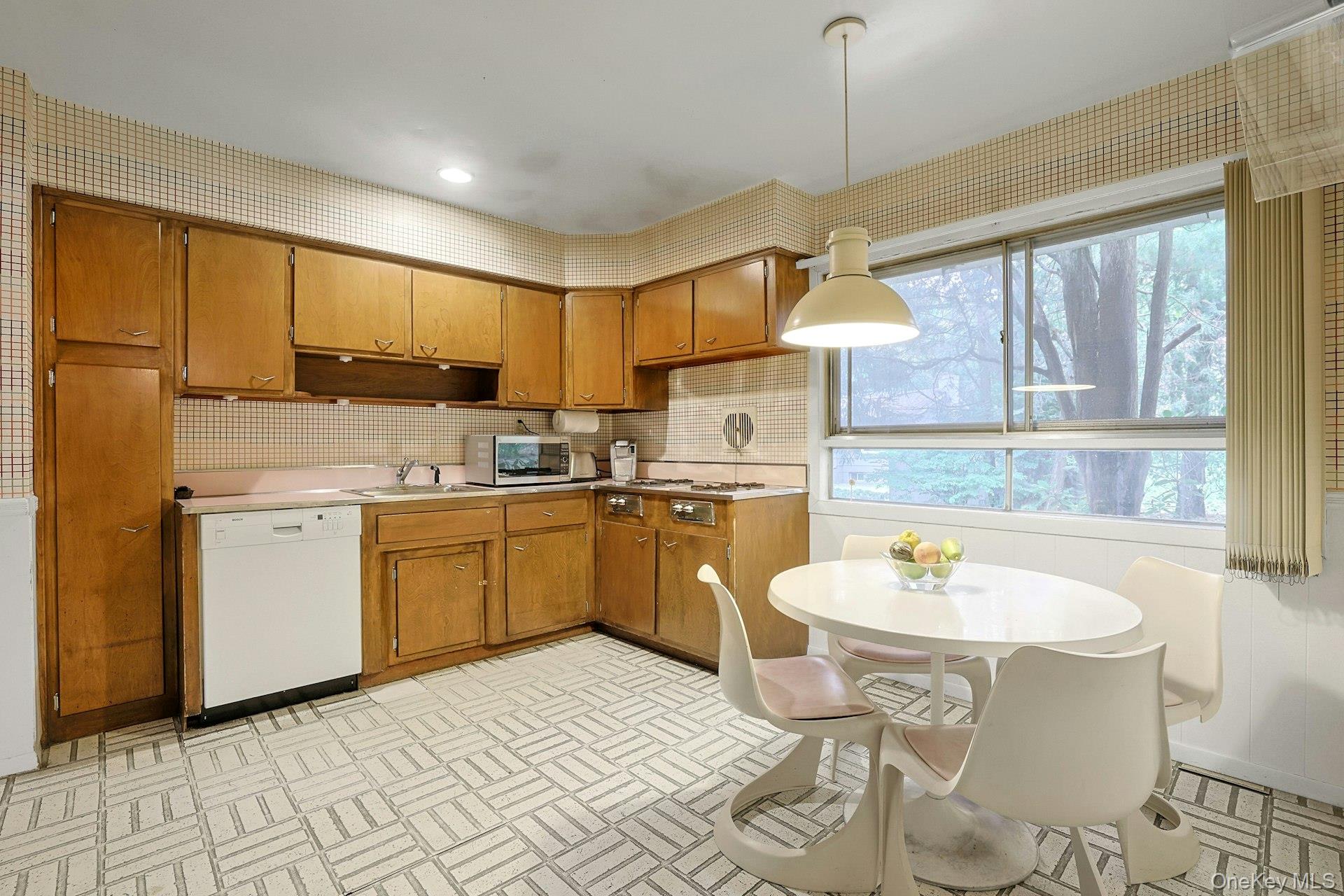 #13 photo, 129 Hillandale Drive, New Rochelle , NY 10804