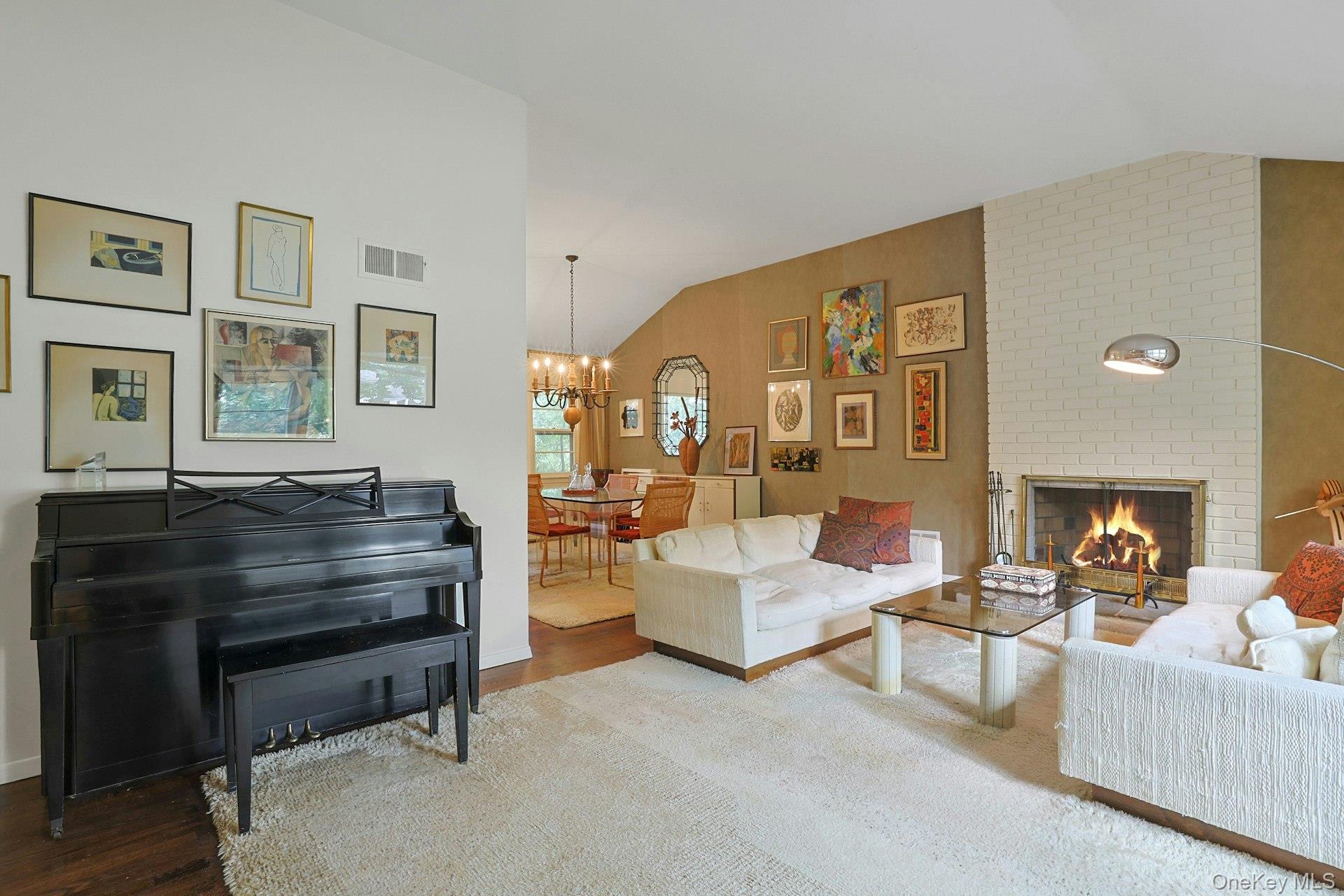 #8 photo, 129 Hillandale Drive, New Rochelle , NY 10804