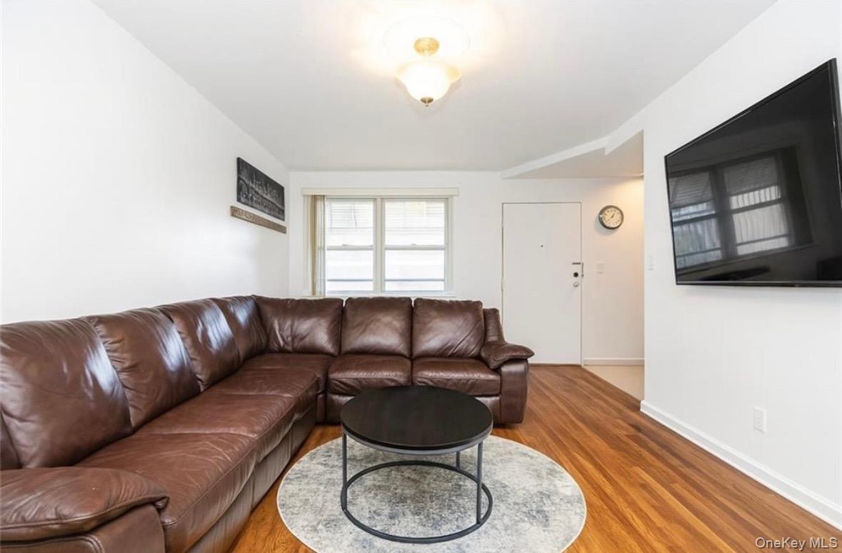 #1 photo, 1019 E 104th Street, ブルックリン区 Brooklyn , NY 11236