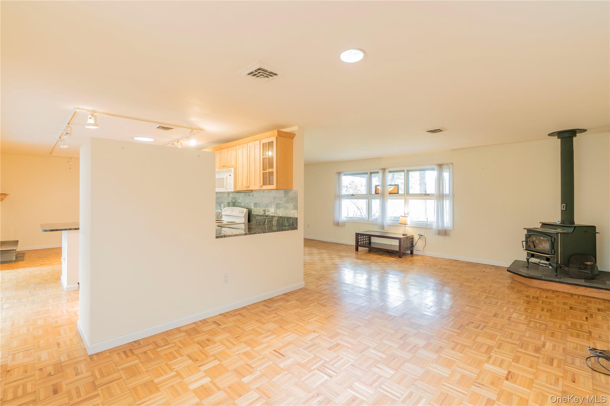 #17 photo, 98 River Road, Rhinebeck , NY 12572