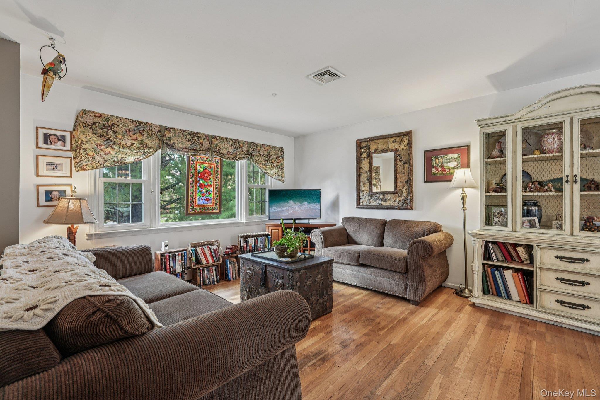 #4 photo, 10 Glen Court, Congers , NY 10920