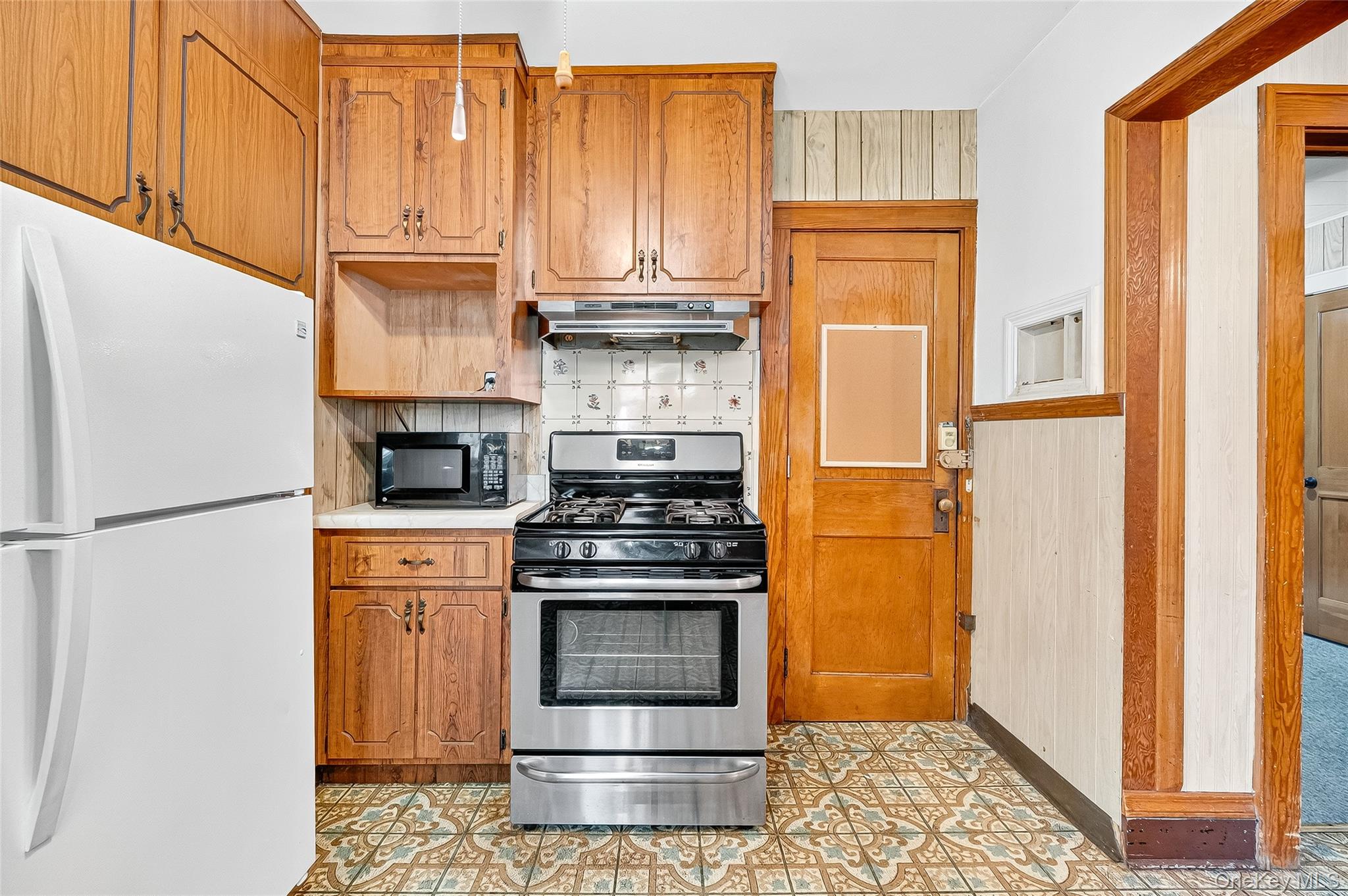 #11 photo, 18 Oakwood Road, Bardonia , NY 10954