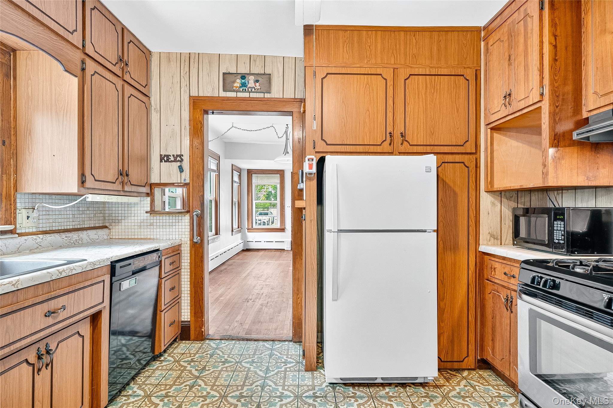 #13 photo, 18 Oakwood Road, Bardonia , NY 10954