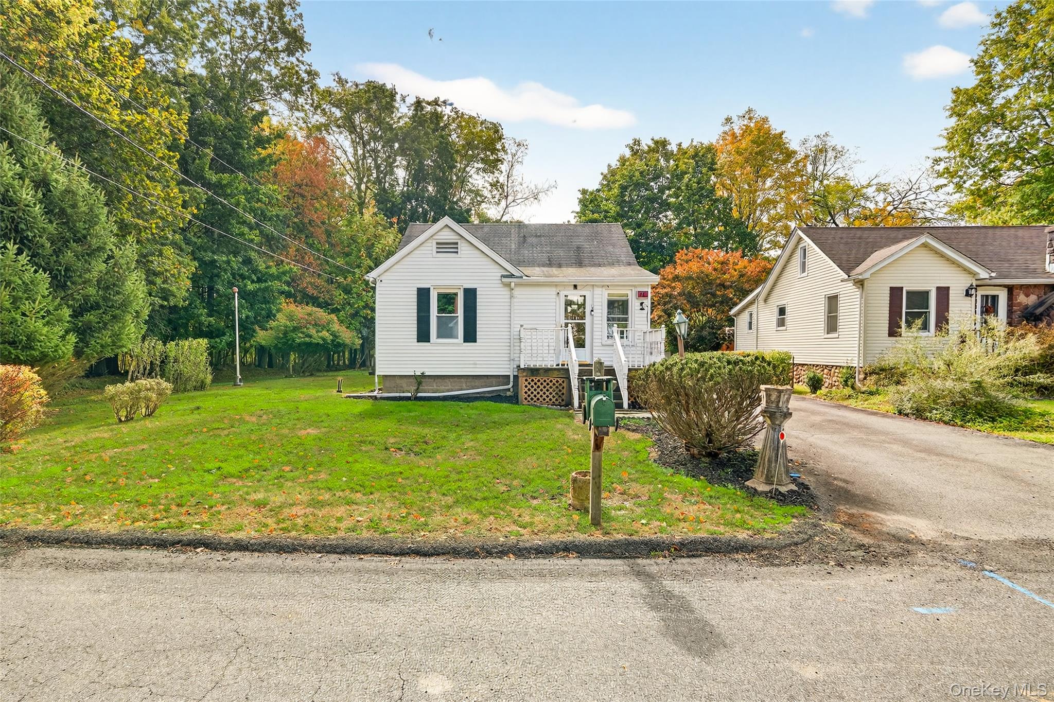 #2 photo, 18 Oakwood Road, Bardonia , NY 10954