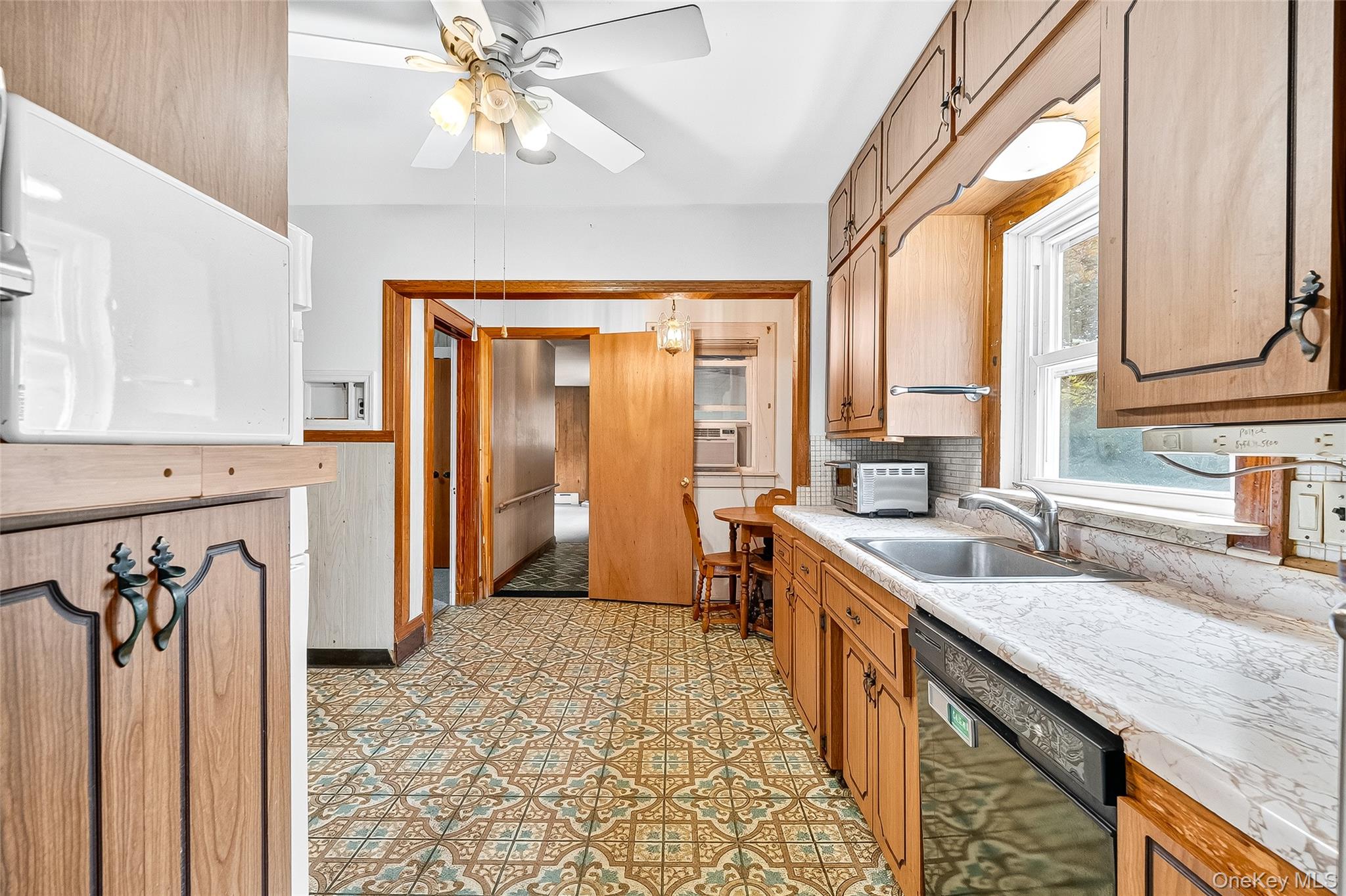 #9 photo, 18 Oakwood Road, Bardonia , NY 10954