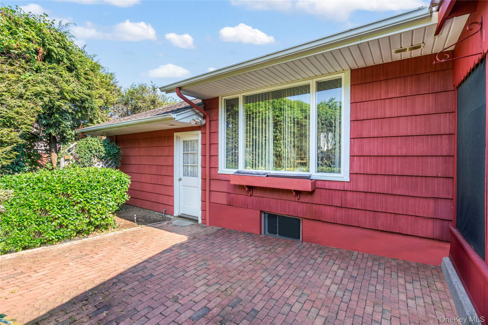 #16 photo, 9 Cliftwood Drive, Huntington , NY 11743