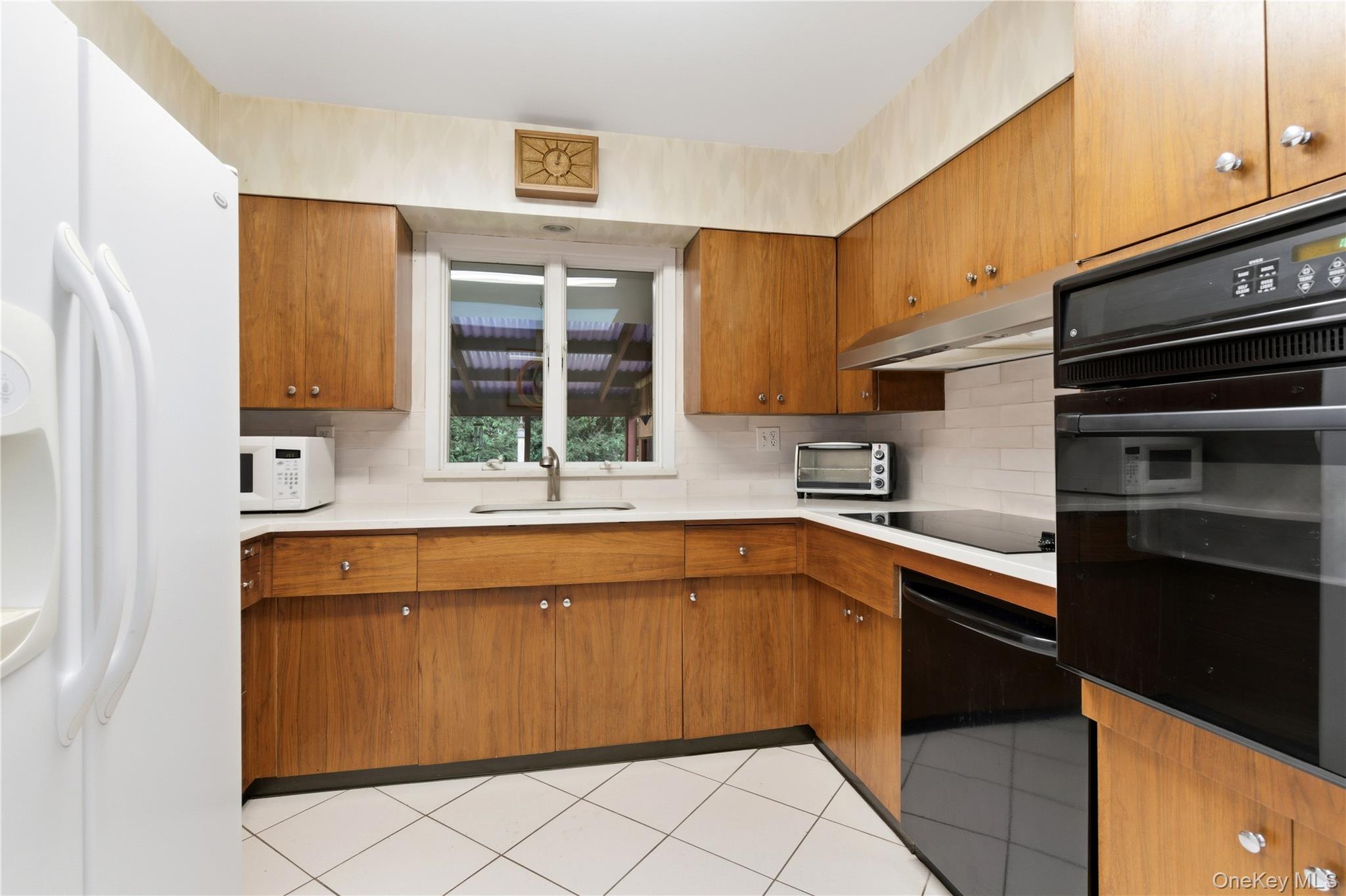 #8 photo, 9 Cliftwood Drive, Huntington , NY 11743