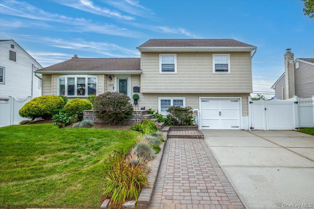 #2 photo, 3199 Ilene Lane, ナッソー郡 Levittown , NY 11756