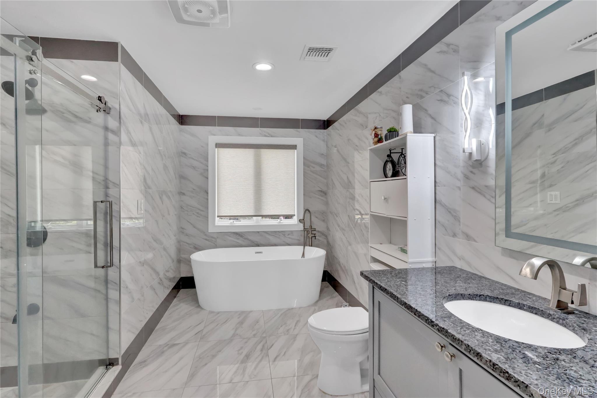 #12 photo, 10 Fuschetto Court, ナッソー郡 Farmingdale , NY 11735