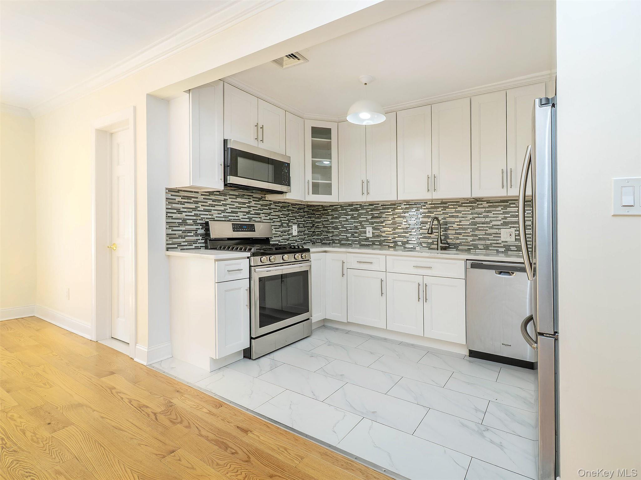 #11 photo, 30B Edgewood Road, ナッソー郡 Port Washington , NY 11050