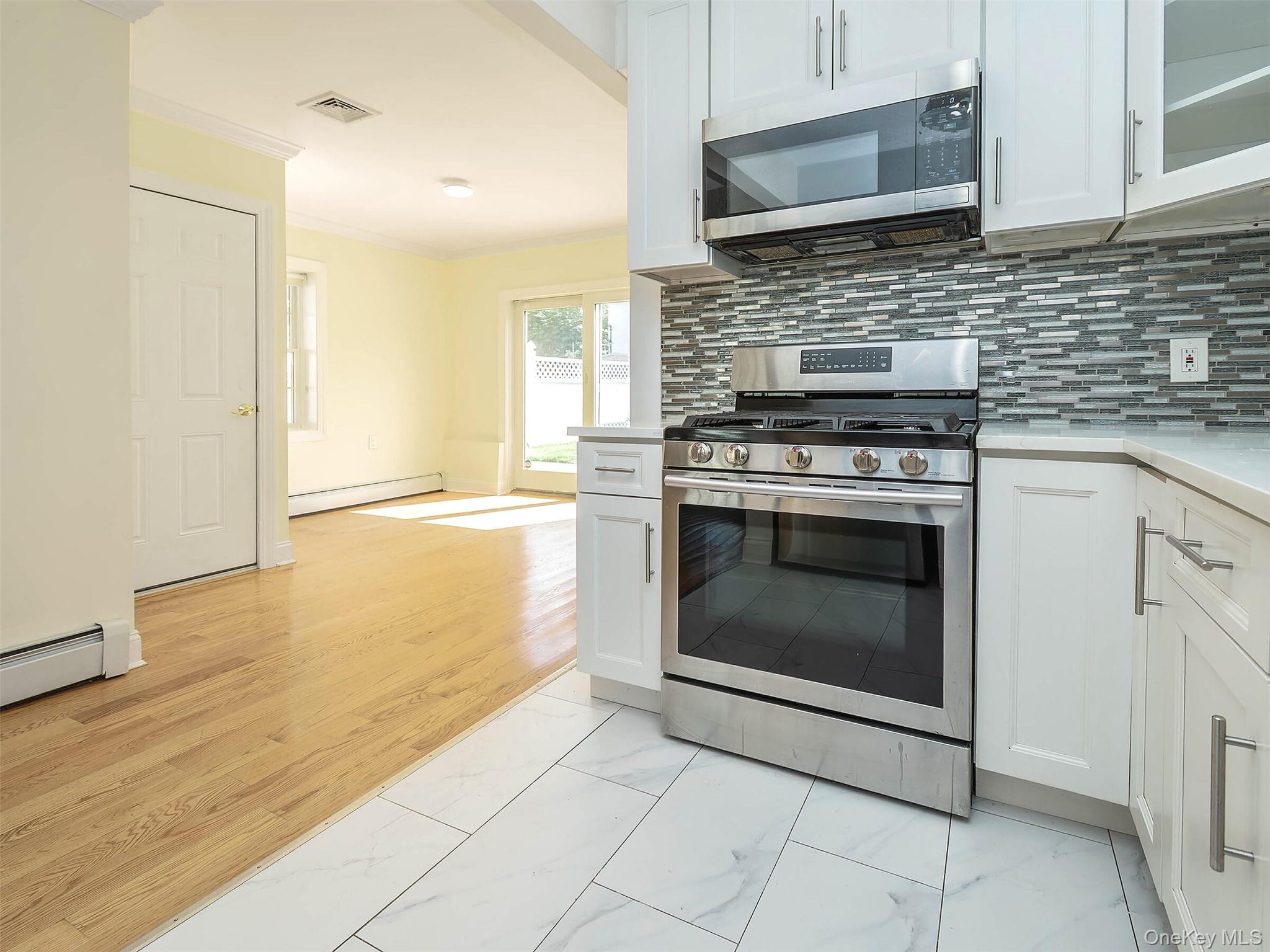 #12 photo, 30B Edgewood Road, ナッソー郡 Port Washington , NY 11050