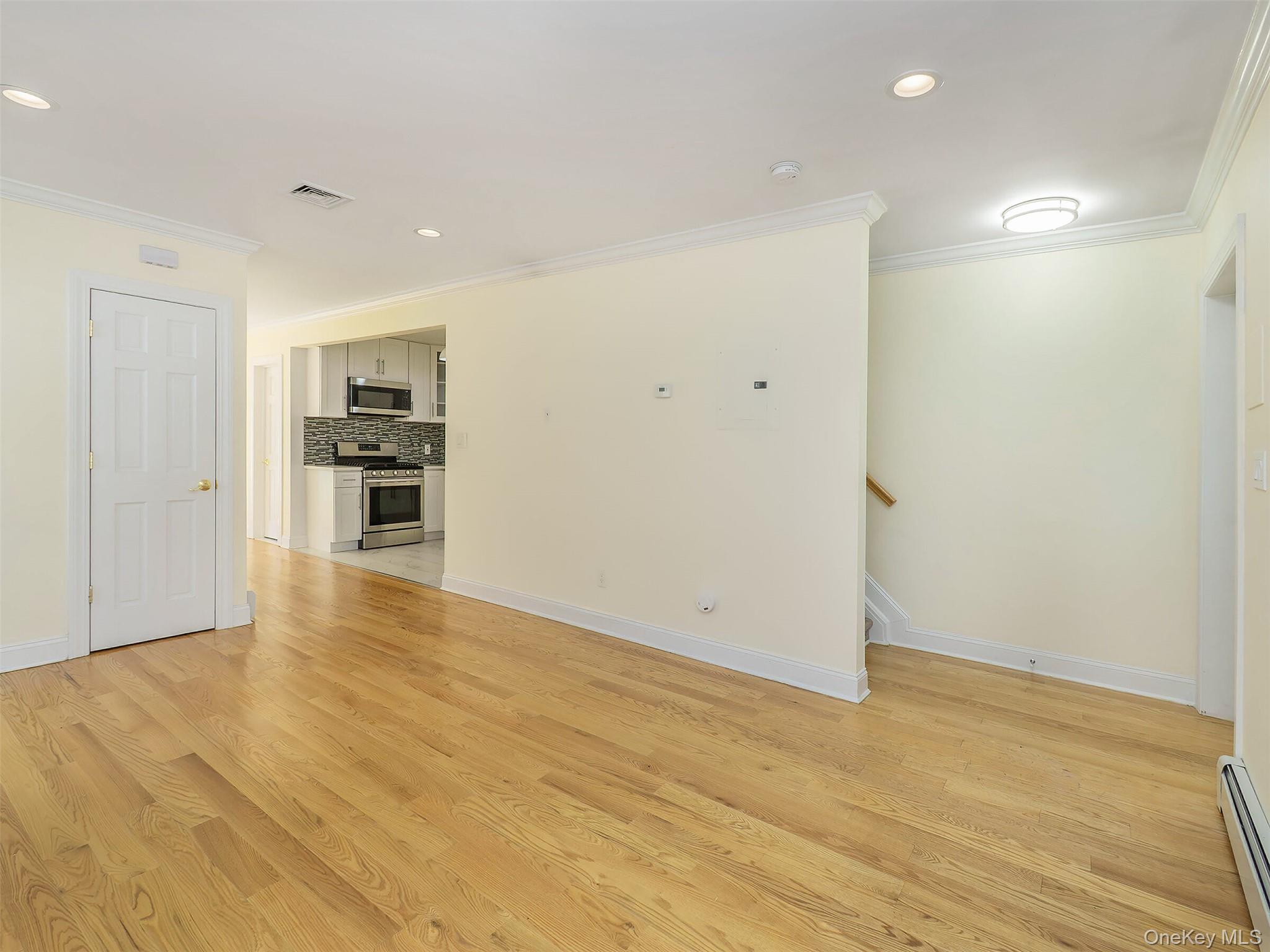 #7 photo, 30B Edgewood Road, ナッソー郡 Port Washington , NY 11050