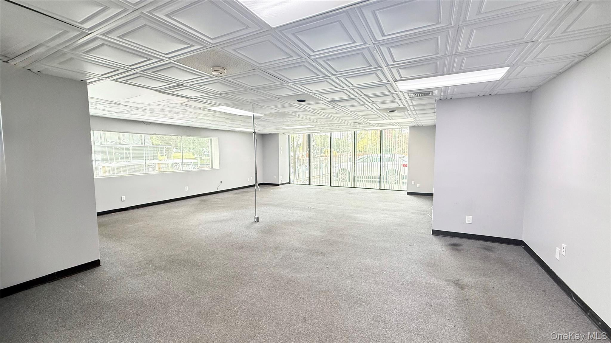 #5 photo, 217 Merrick Road, サフォーク郡 Amityville , NY 11701