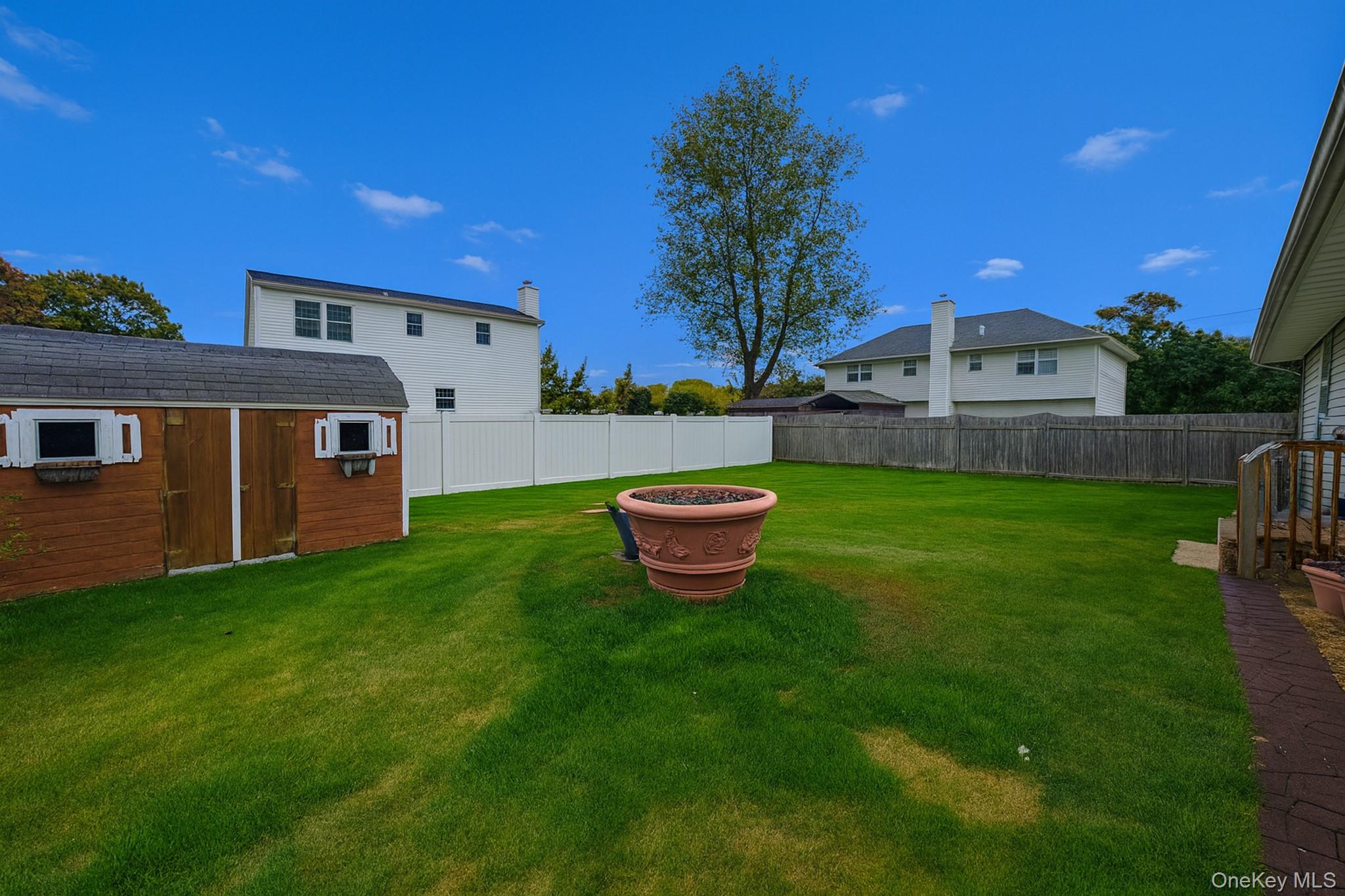 #15 photo, 16 Elm Road, サフォーク郡 Mastic Beach , NY 11951