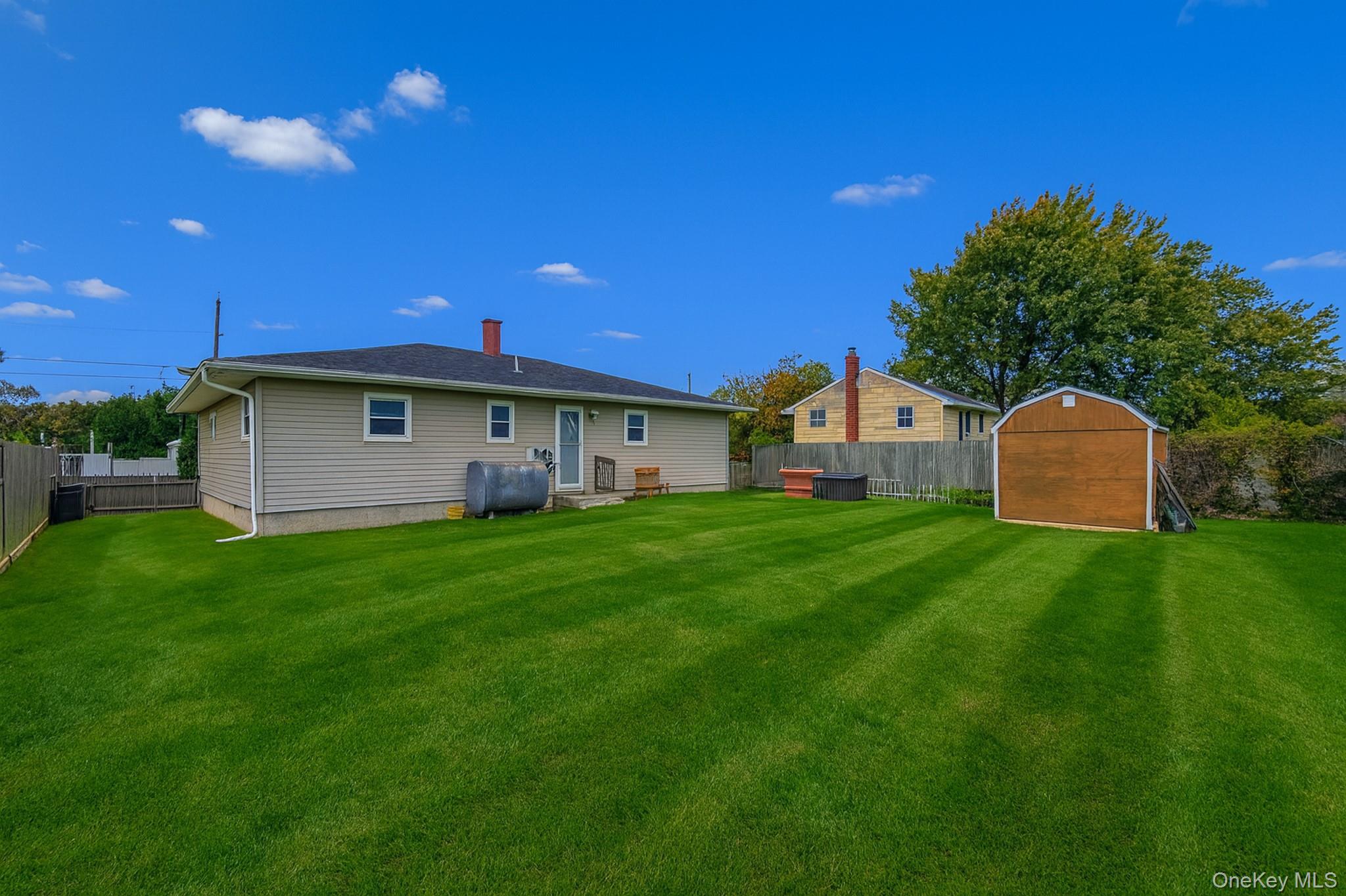 #16 photo, 16 Elm Road, サフォーク郡 Mastic Beach , NY 11951