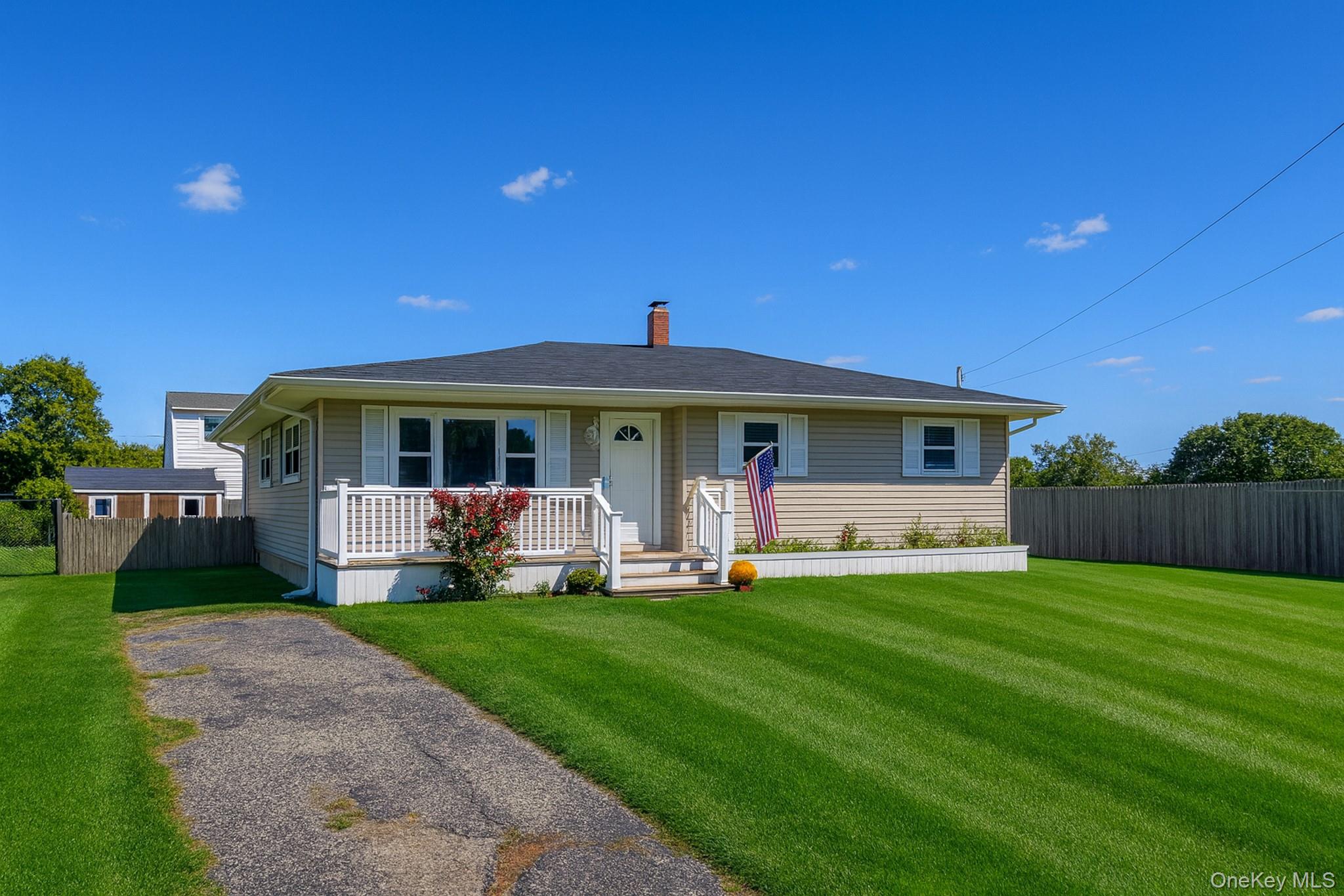 #2 photo, 16 Elm Road, サフォーク郡 Mastic Beach , NY 11951