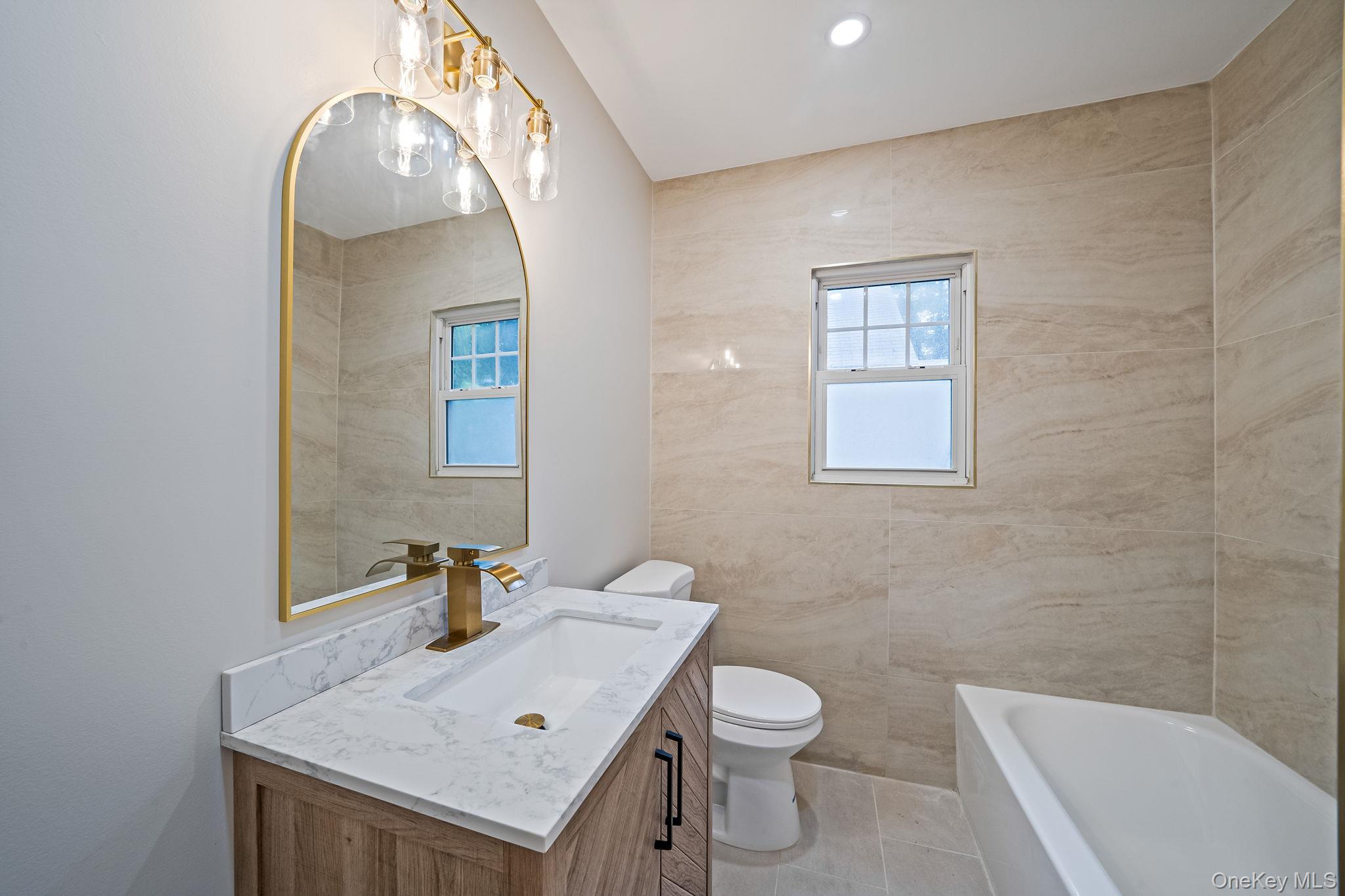 #11 photo, 40 Irving Johnson Street, サフォーク郡 East Northport , NY 11731