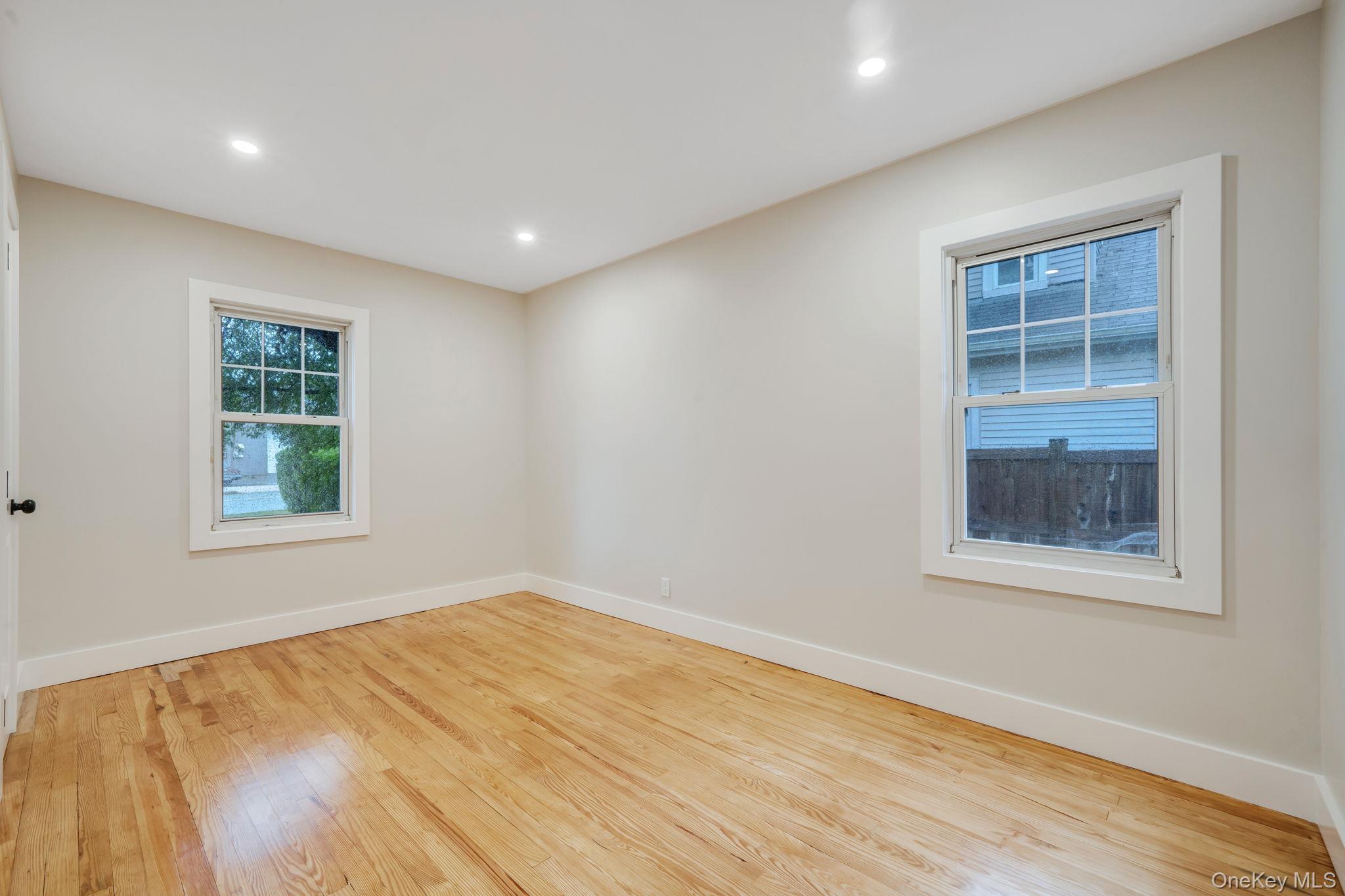 #13 photo, 40 Irving Johnson Street, サフォーク郡 East Northport , NY 11731