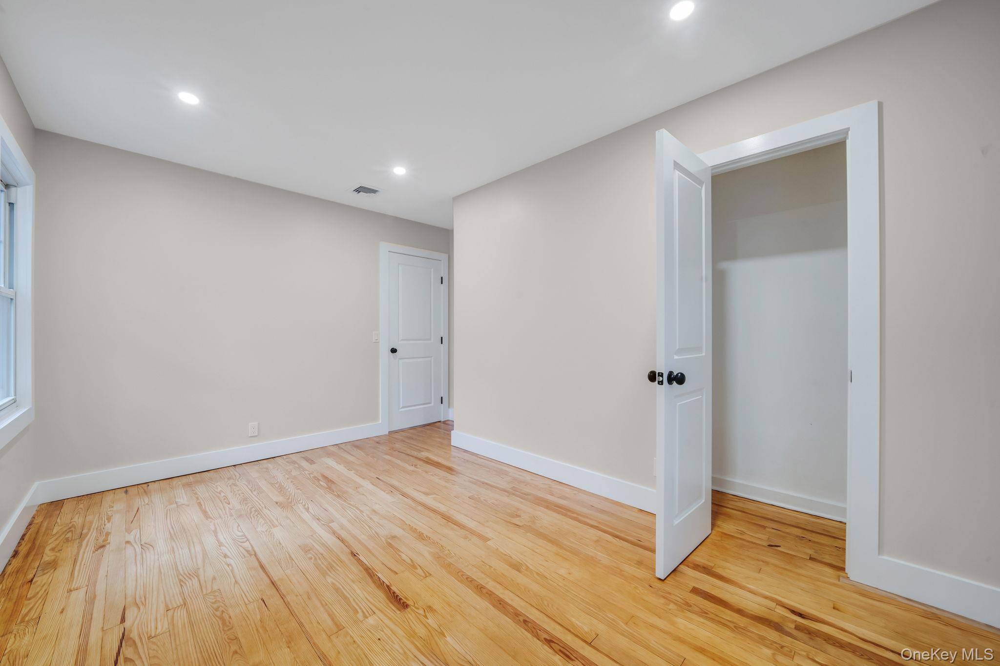 #14 photo, 40 Irving Johnson Street, サフォーク郡 East Northport , NY 11731