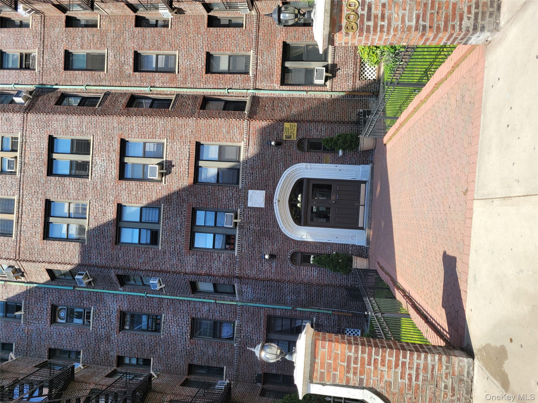 #1 photo, 8009 35th Ave Avenue, クイーンズ区 Jackson Heights , NY 11372