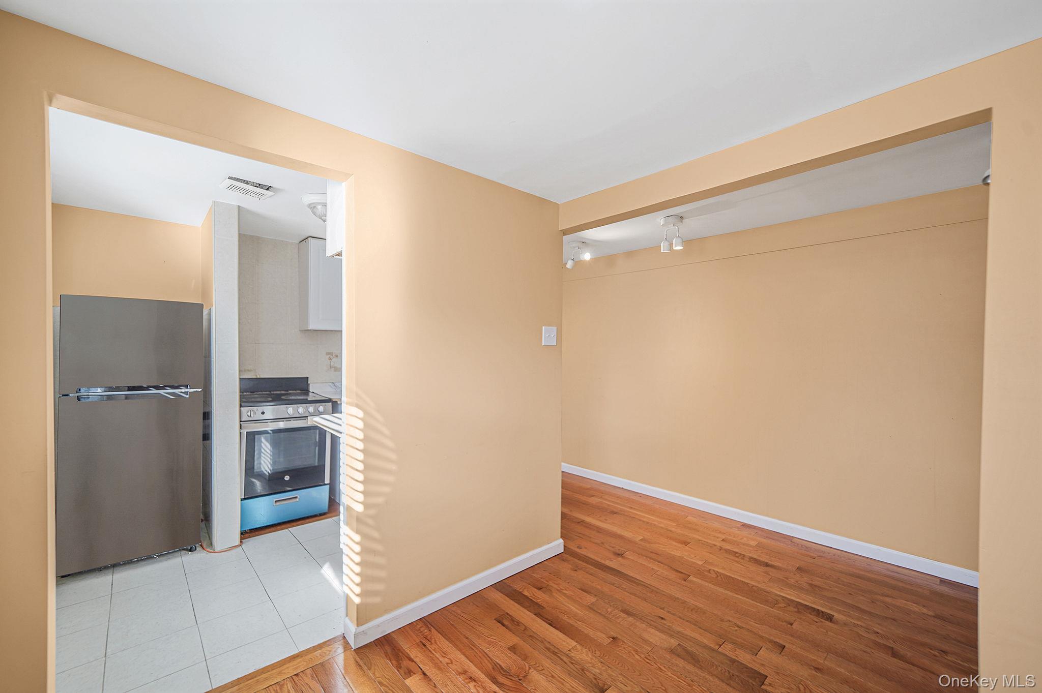 #19 photo, 182 Ann Street, ナッソー郡 Valley Stream , NY 11580