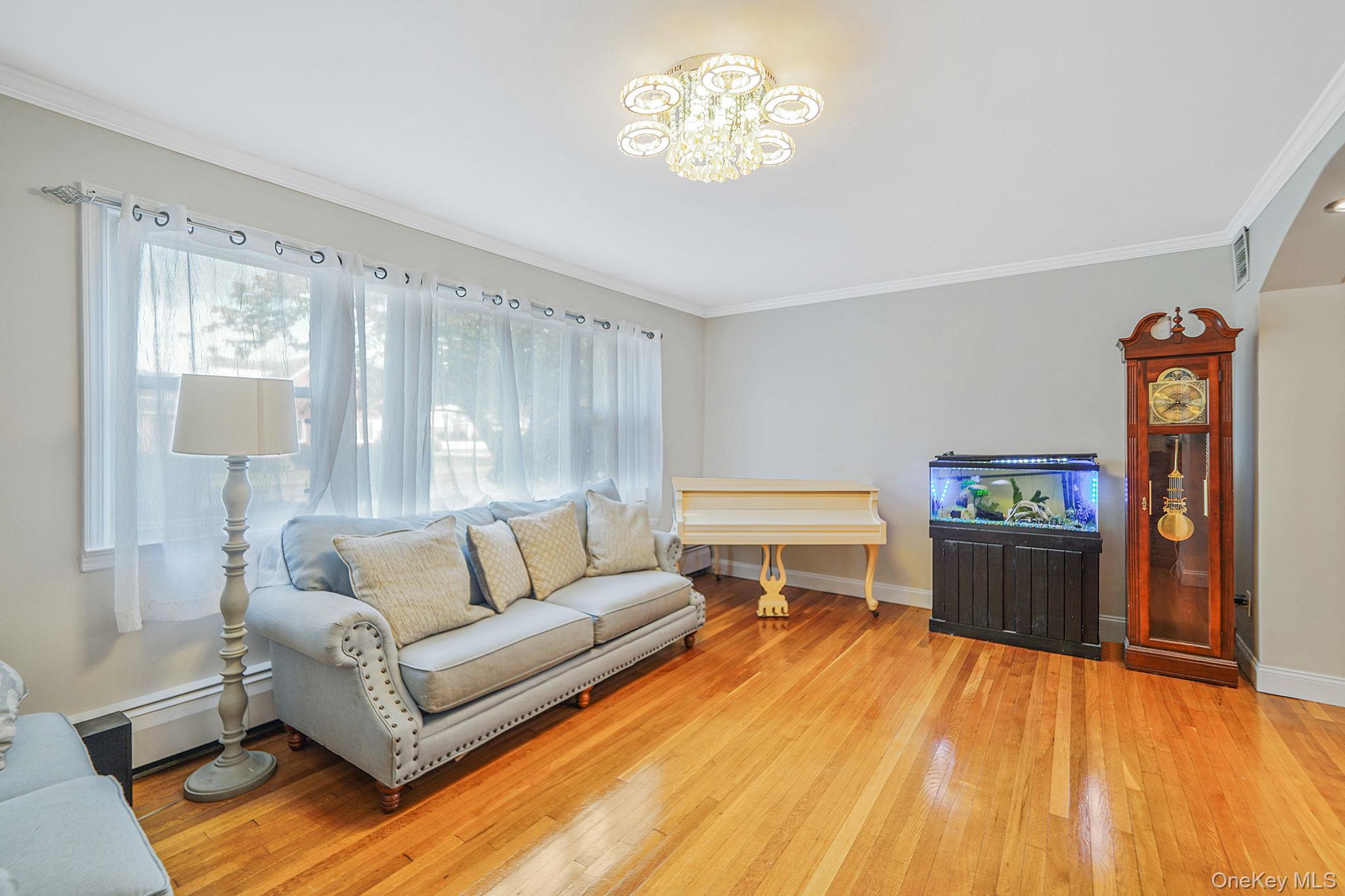 #5 photo, 182 Ann Street, ナッソー郡 Valley Stream , NY 11580