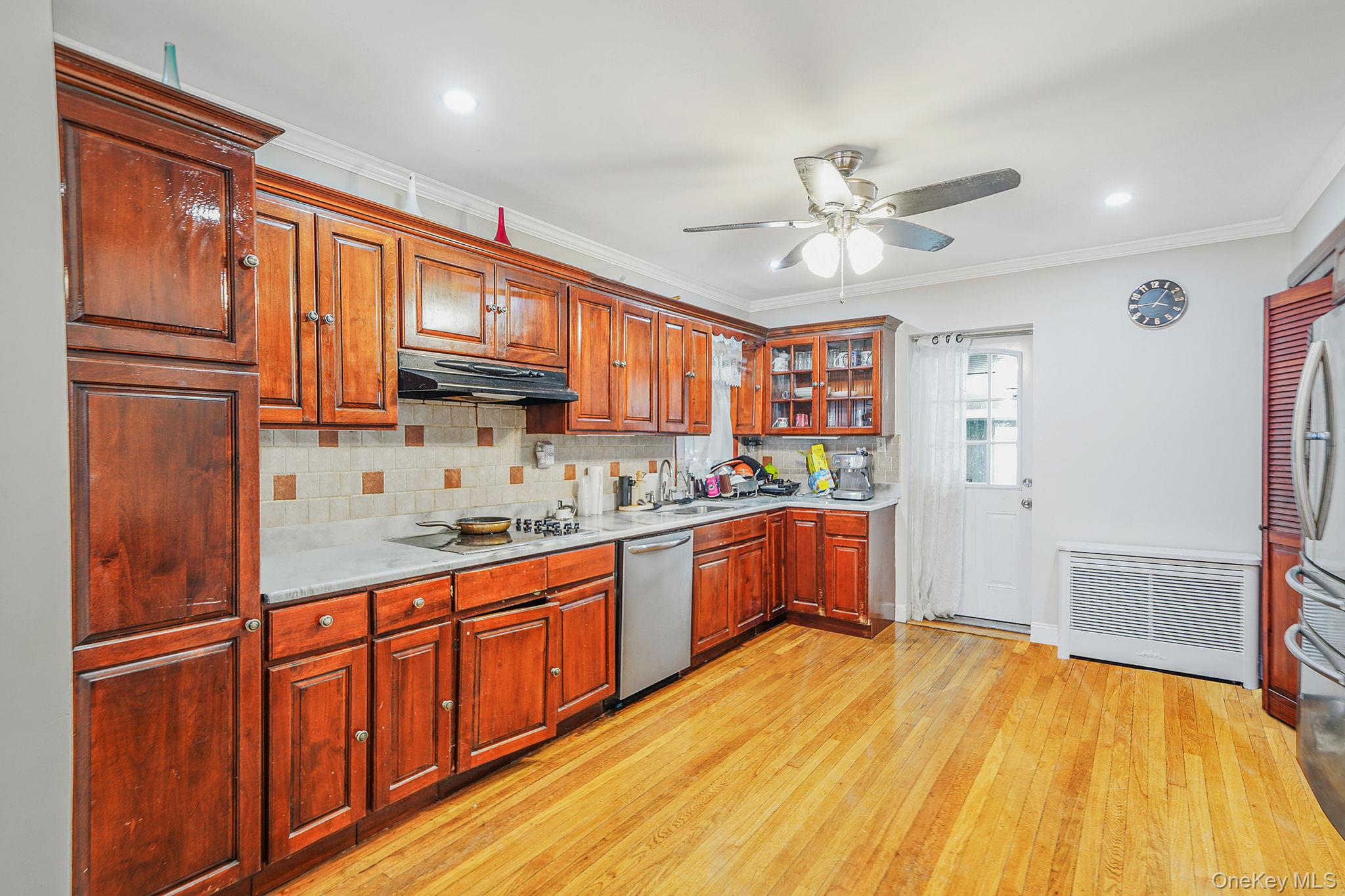 #6 photo, 182 Ann Street, ナッソー郡 Valley Stream , NY 11580