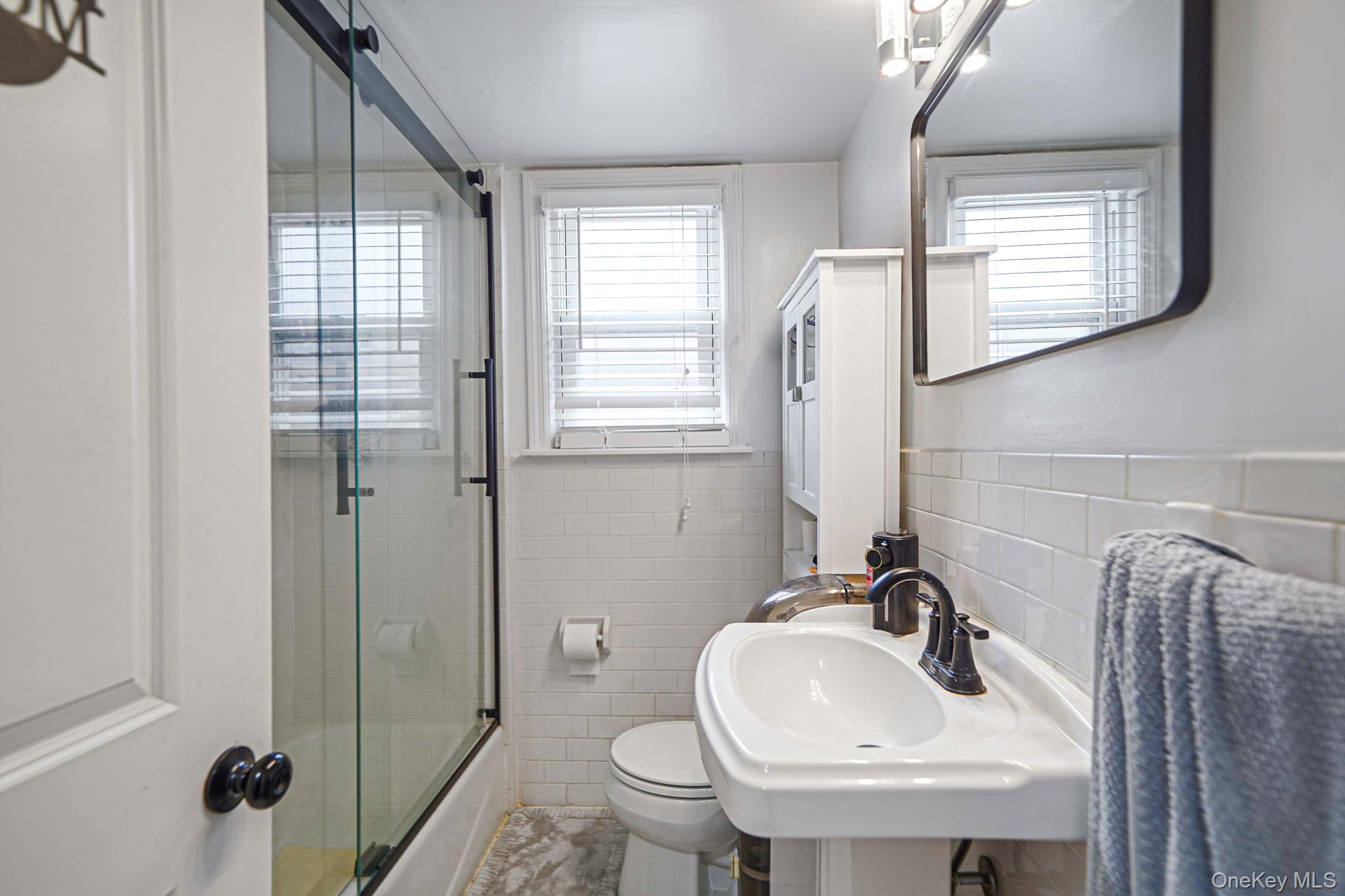 #8 photo, 182 Ann Street, ナッソー郡 Valley Stream , NY 11580