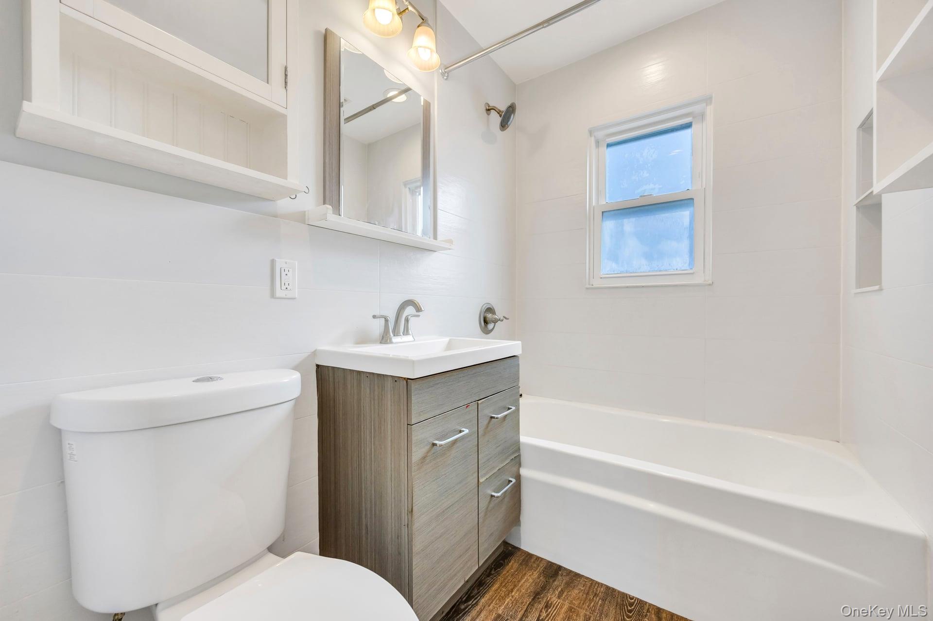 #14 photo, 259 35th Street, サフォーク郡 Lindenhurst , NY 11757