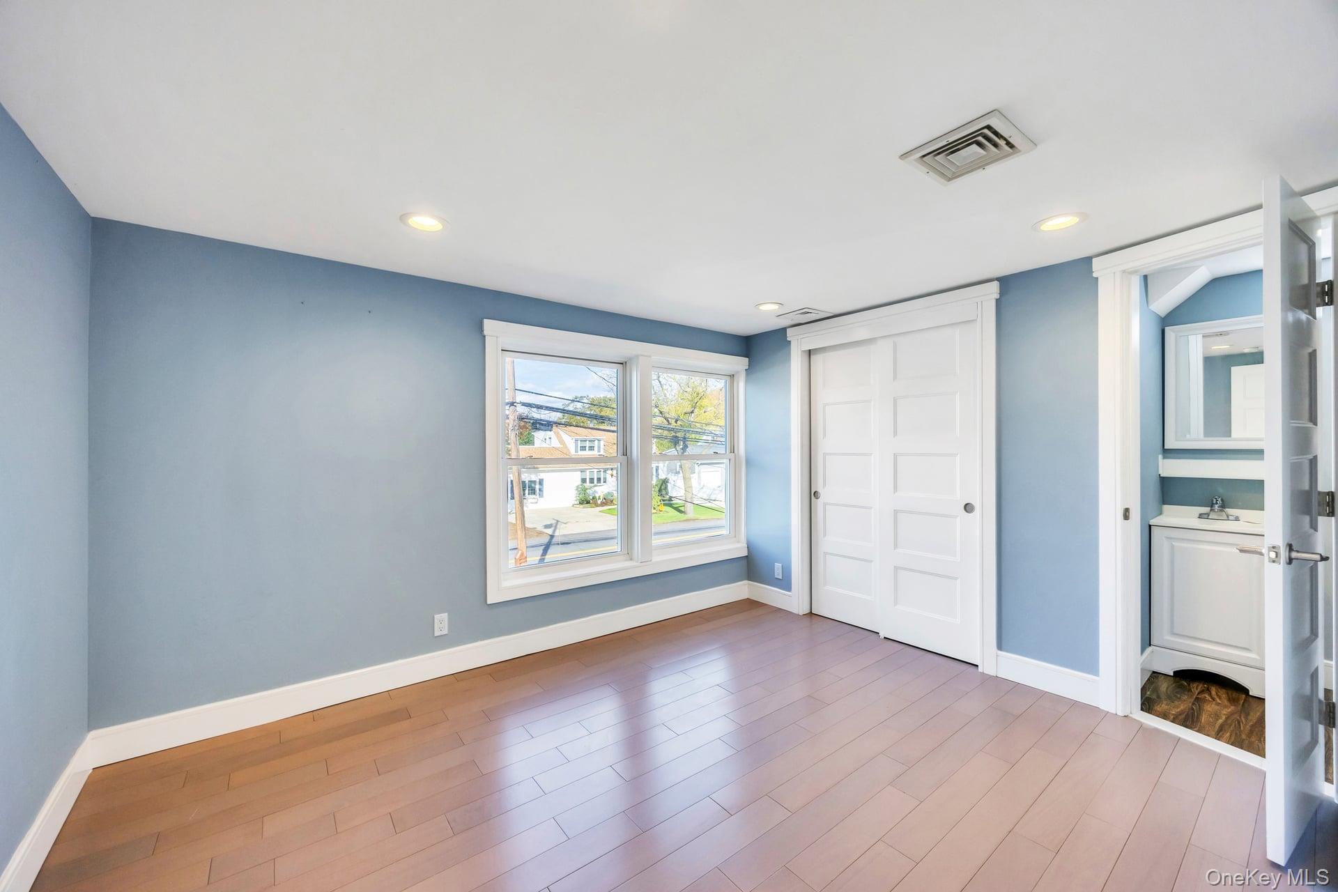 #17 photo, 259 35th Street, サフォーク郡 Lindenhurst , NY 11757