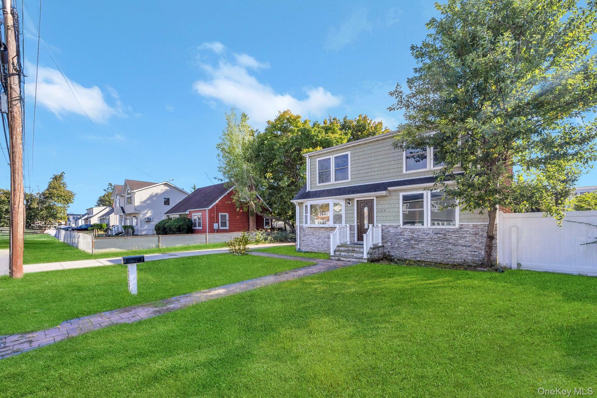 #3 photo, 259 35th Street, サフォーク郡 Lindenhurst , NY 11757