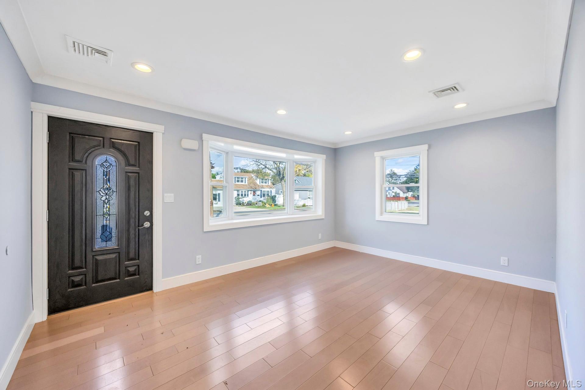 #7 photo, 259 35th Street, サフォーク郡 Lindenhurst , NY 11757