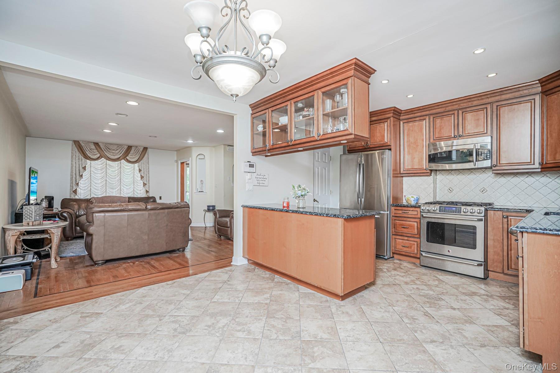 #6 photo, 8907 16th Avenue, ブルックリン区 Brooklyn , NY 11214