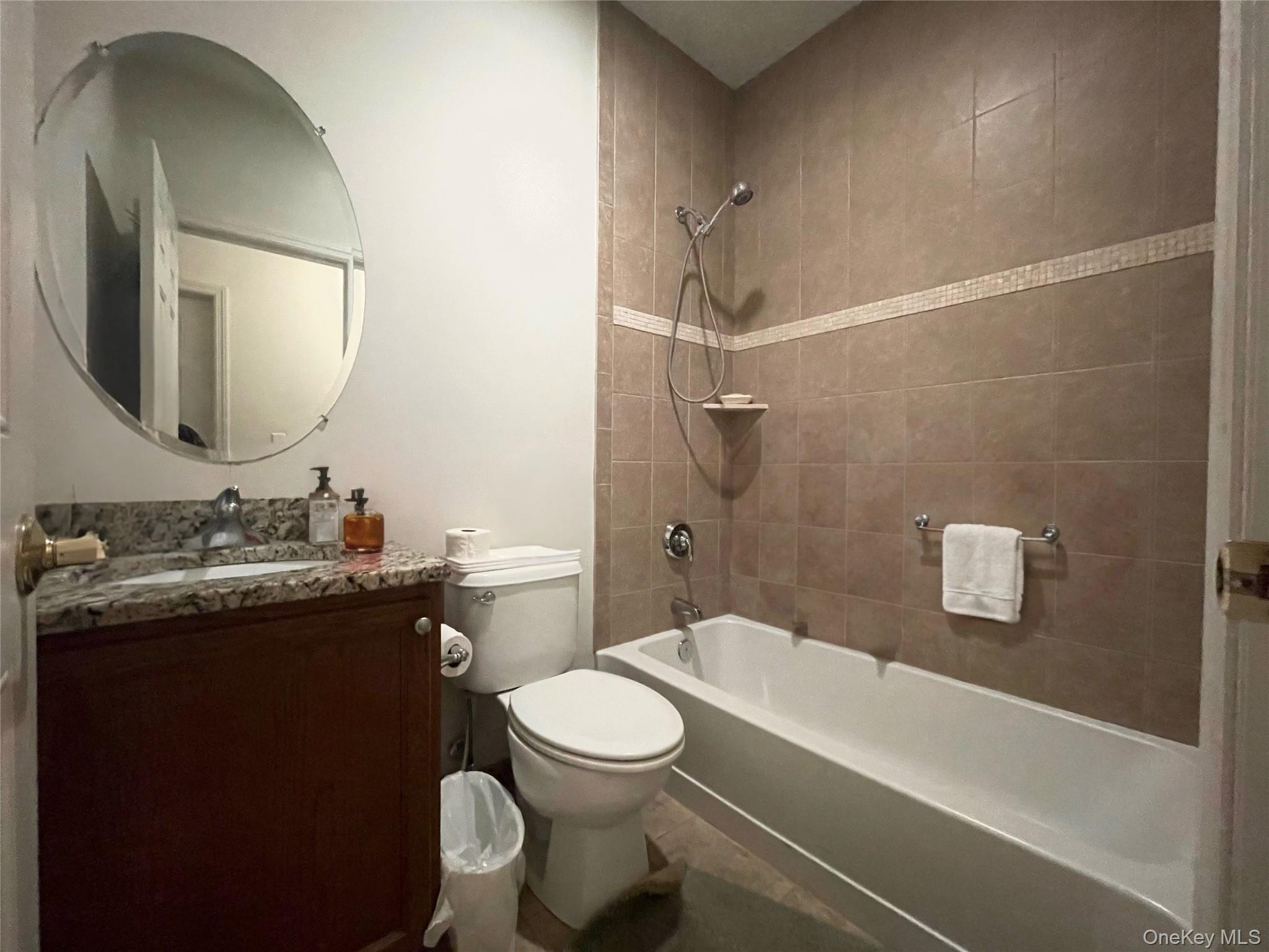 #7 photo, 272 Spring Drive, ナッソー郡 East Meadow , NY 11554