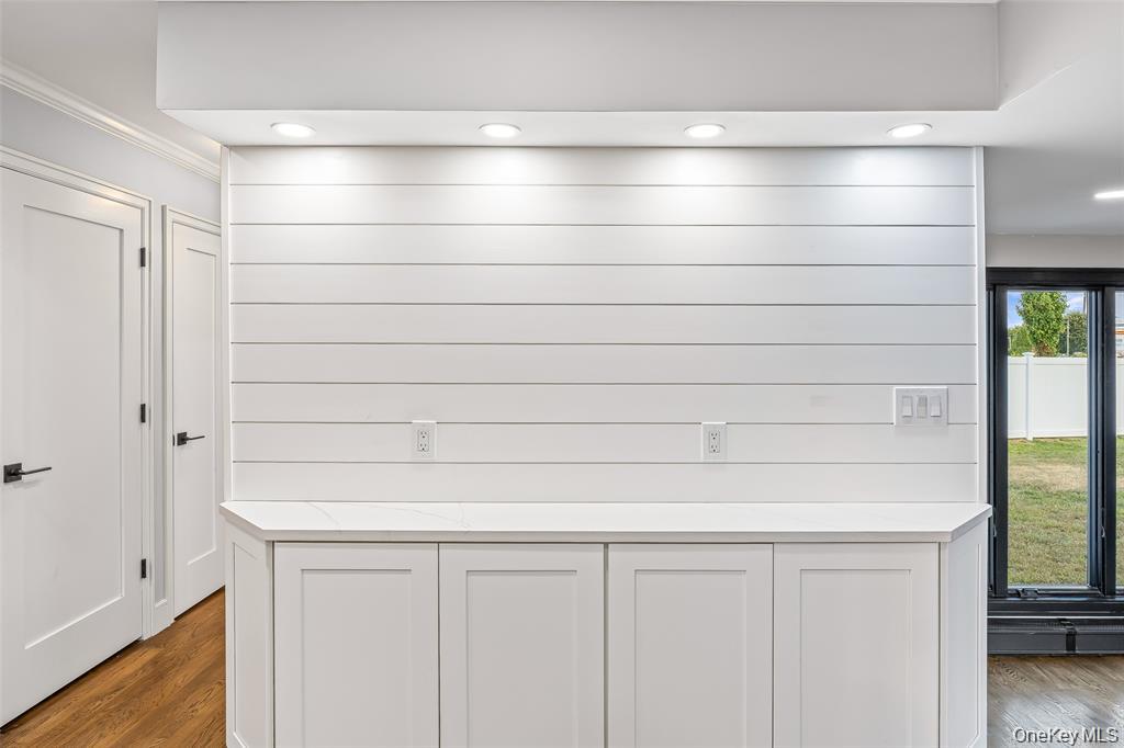 #13 photo, 598 N Suffolk Avenue, ナッソー郡 Massapequa , NY 11758