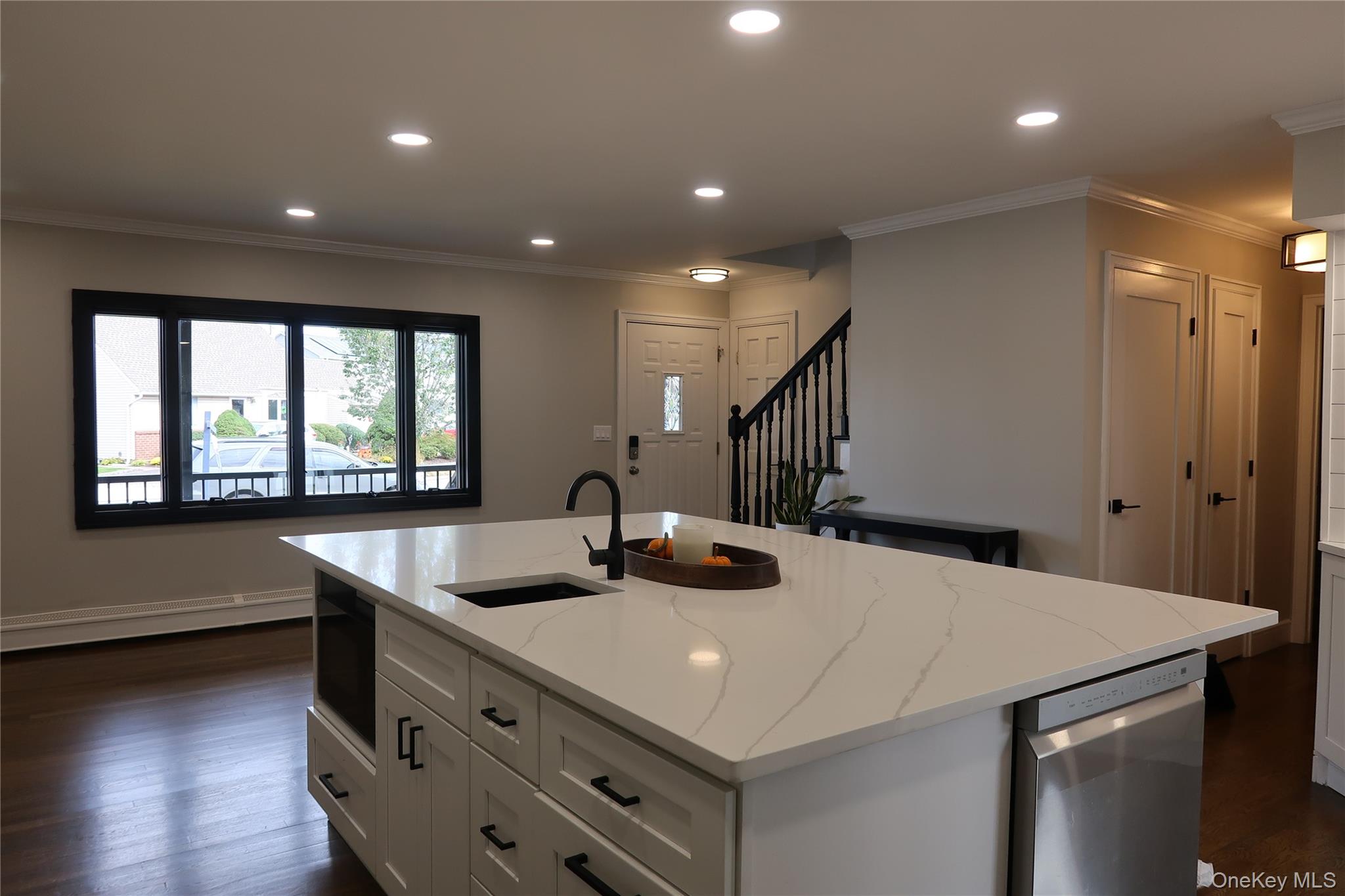 #18 photo, 598 N Suffolk Avenue, ナッソー郡 Massapequa , NY 11758