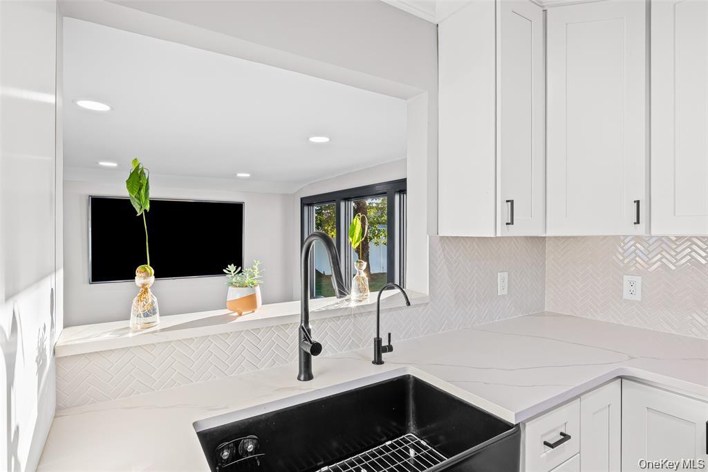 #20 photo, 598 N Suffolk Avenue, ナッソー郡 Massapequa , NY 11758