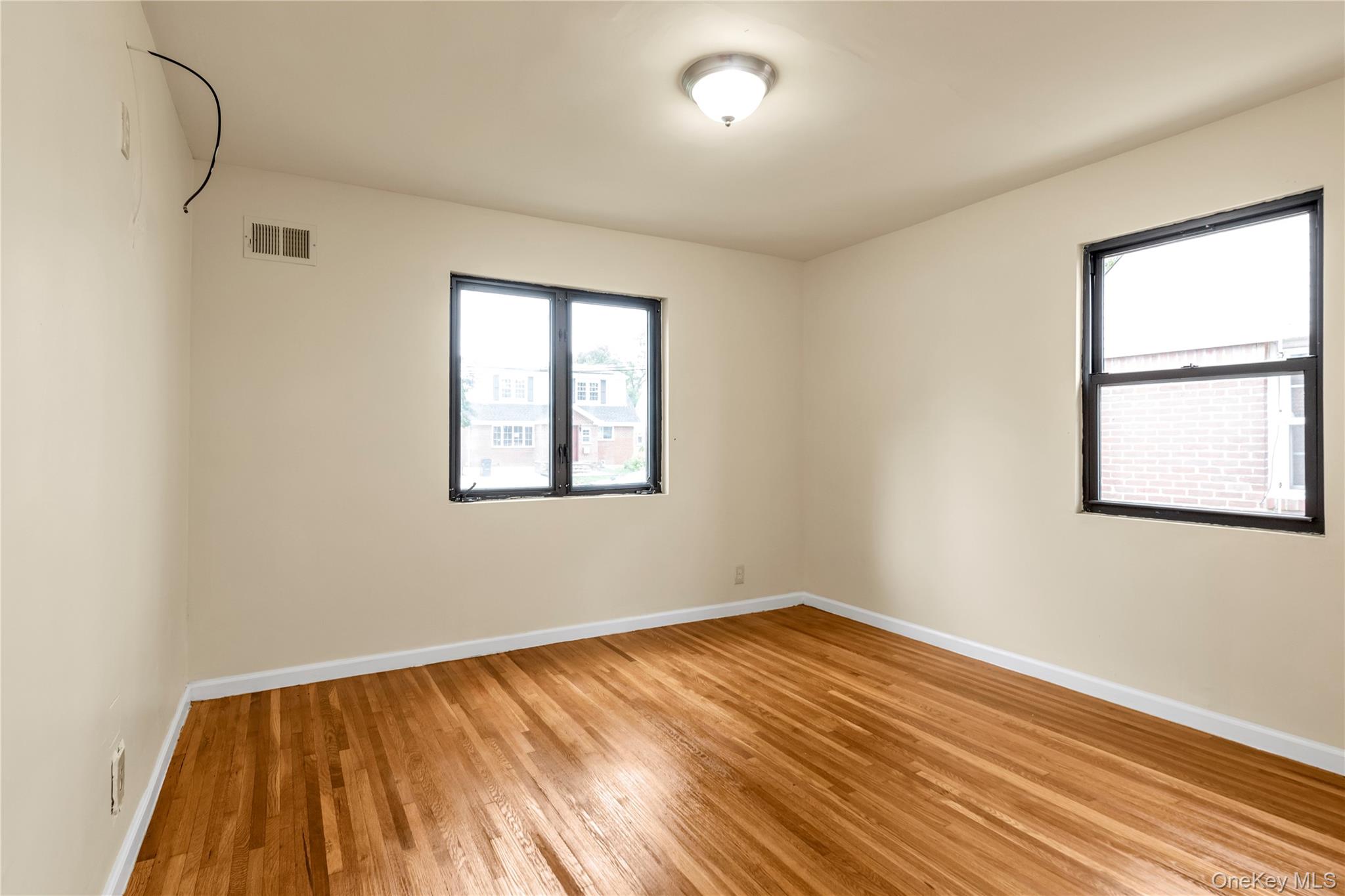 #10 photo, 7653 268th Street, クイーンズ区 Glen Oaks , NY 11040