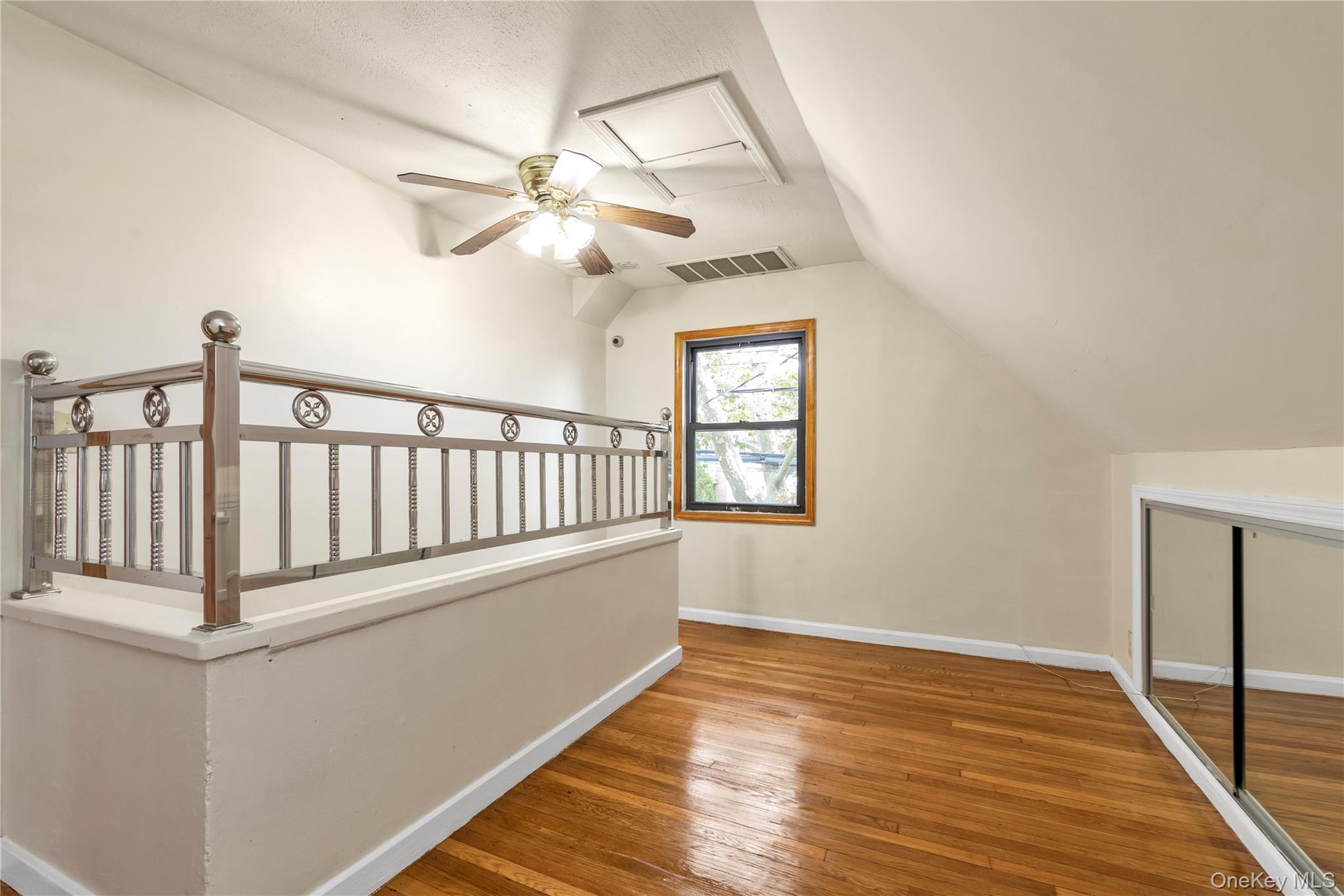 #12 photo, 7653 268th Street, クイーンズ区 Glen Oaks , NY 11040