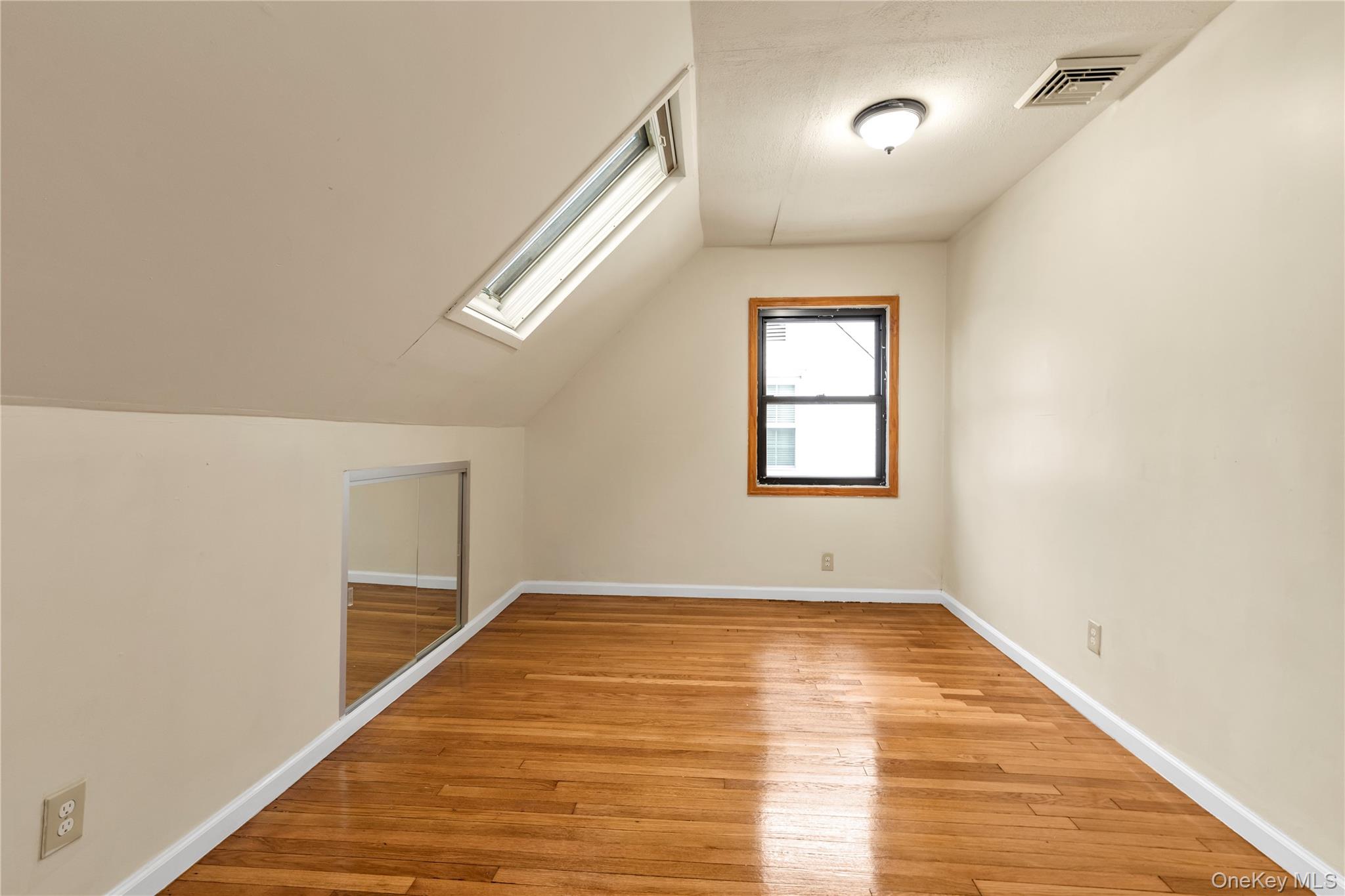 #15 photo, 7653 268th Street, クイーンズ区 Glen Oaks , NY 11040