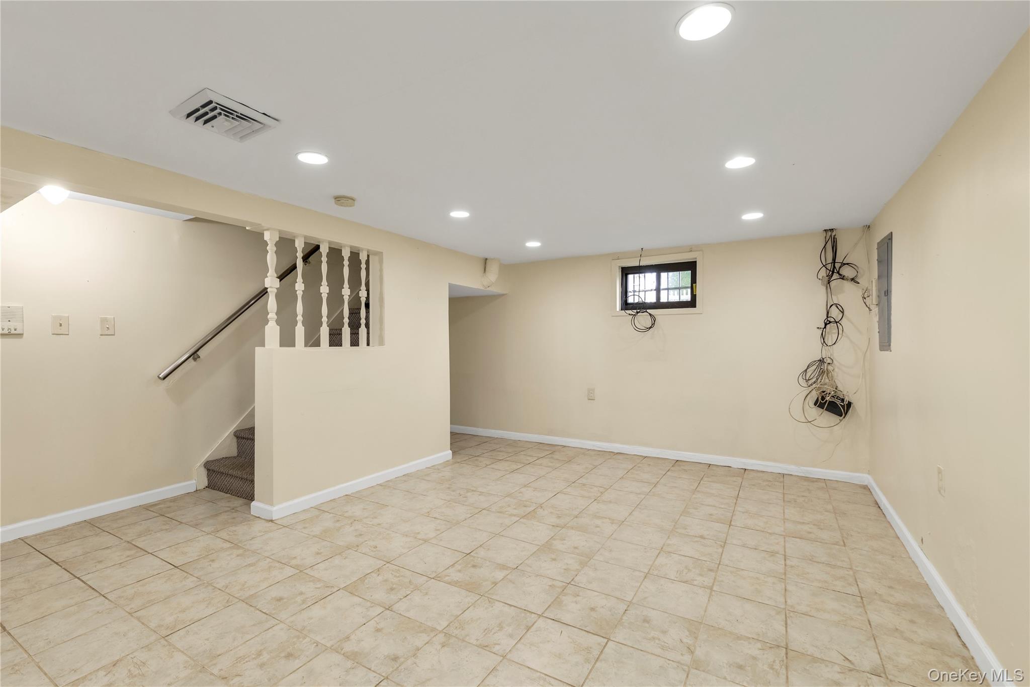 #17 photo, 7653 268th Street, クイーンズ区 Glen Oaks , NY 11040