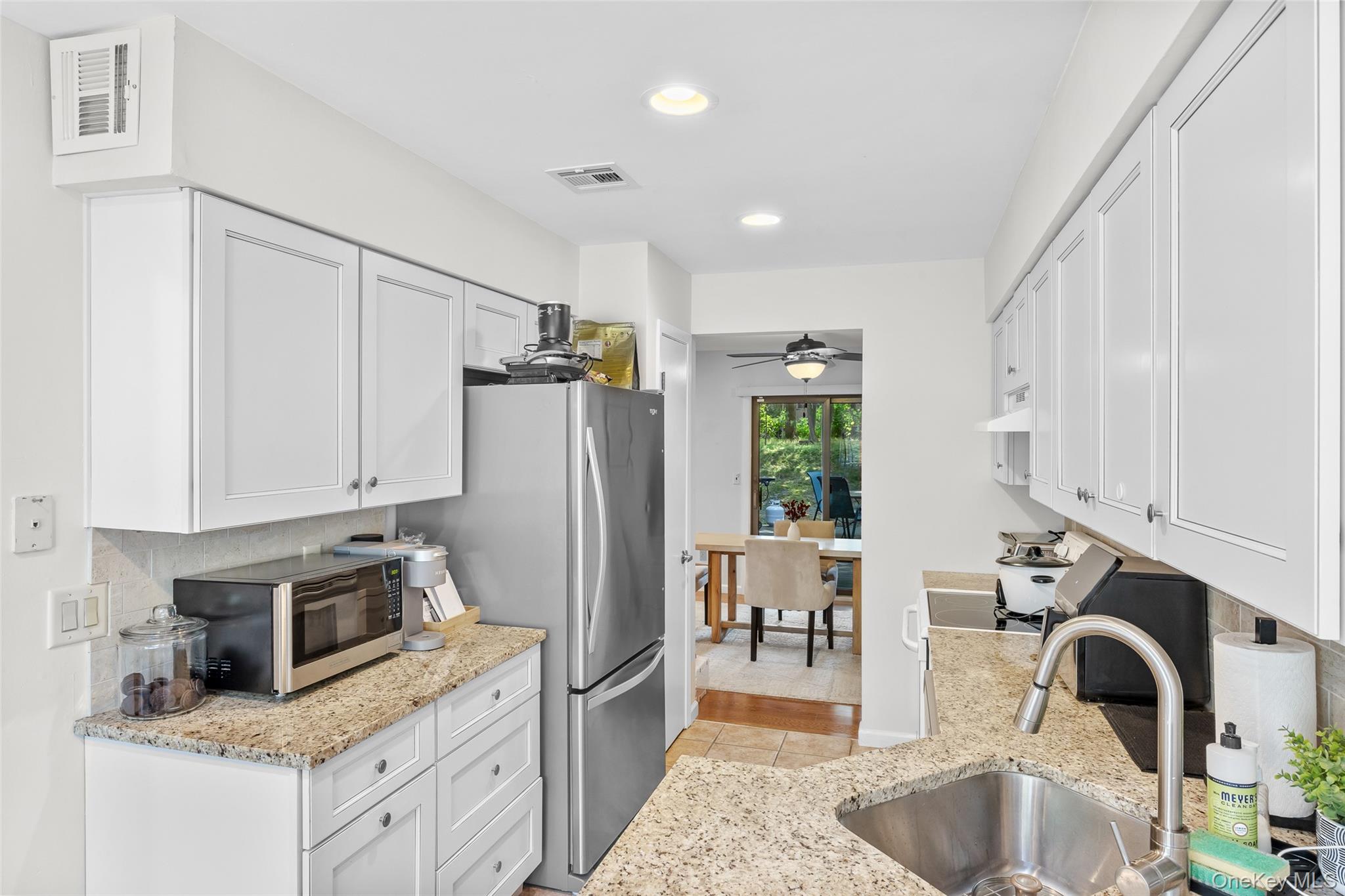 #4 photo, 25 Jeremy Circle, サフォーク郡 Nesconset , NY 11767