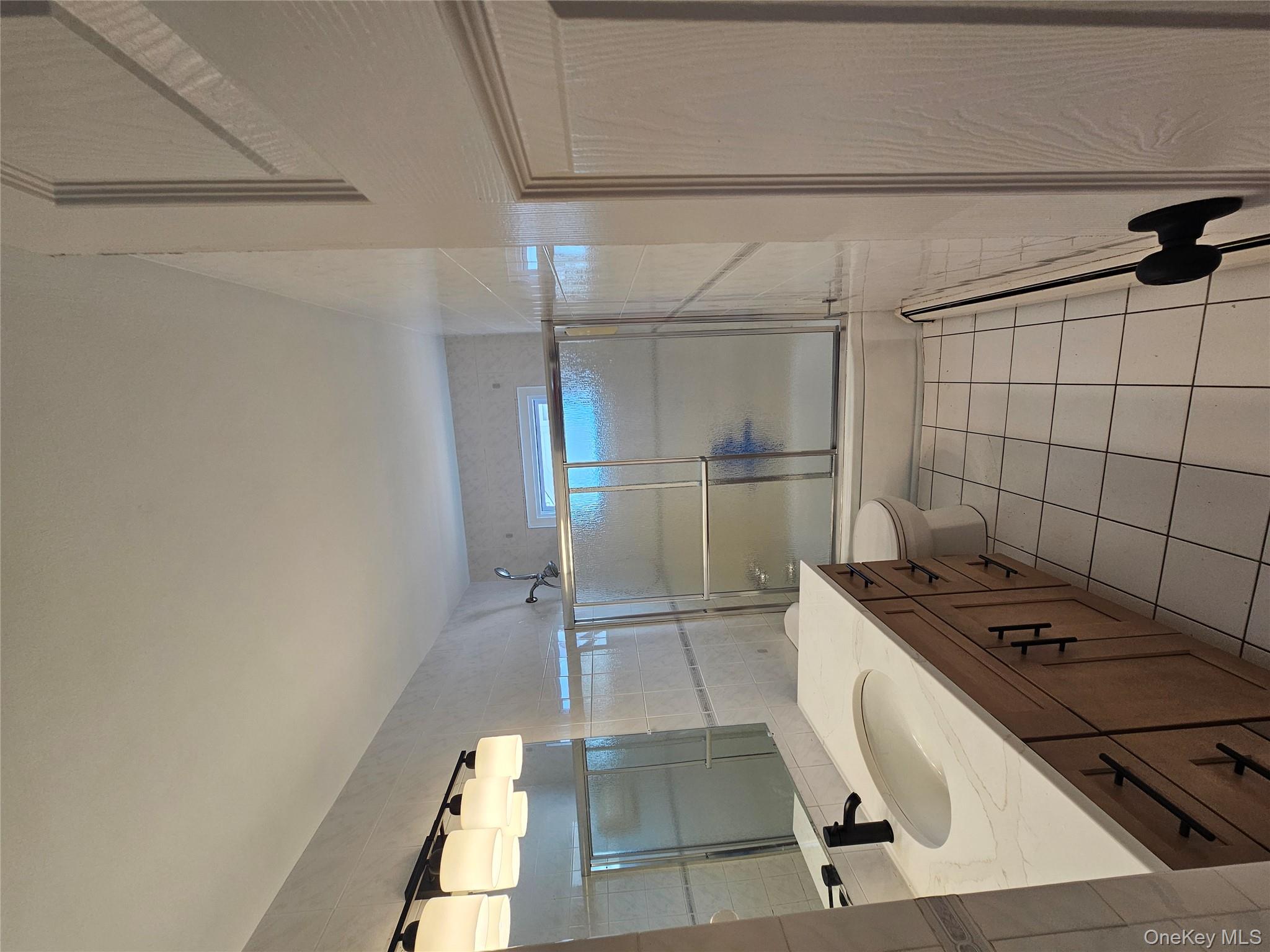 #10 photo, 2403 hampton Avenue, ナッソー郡 Seaford , NY 11783