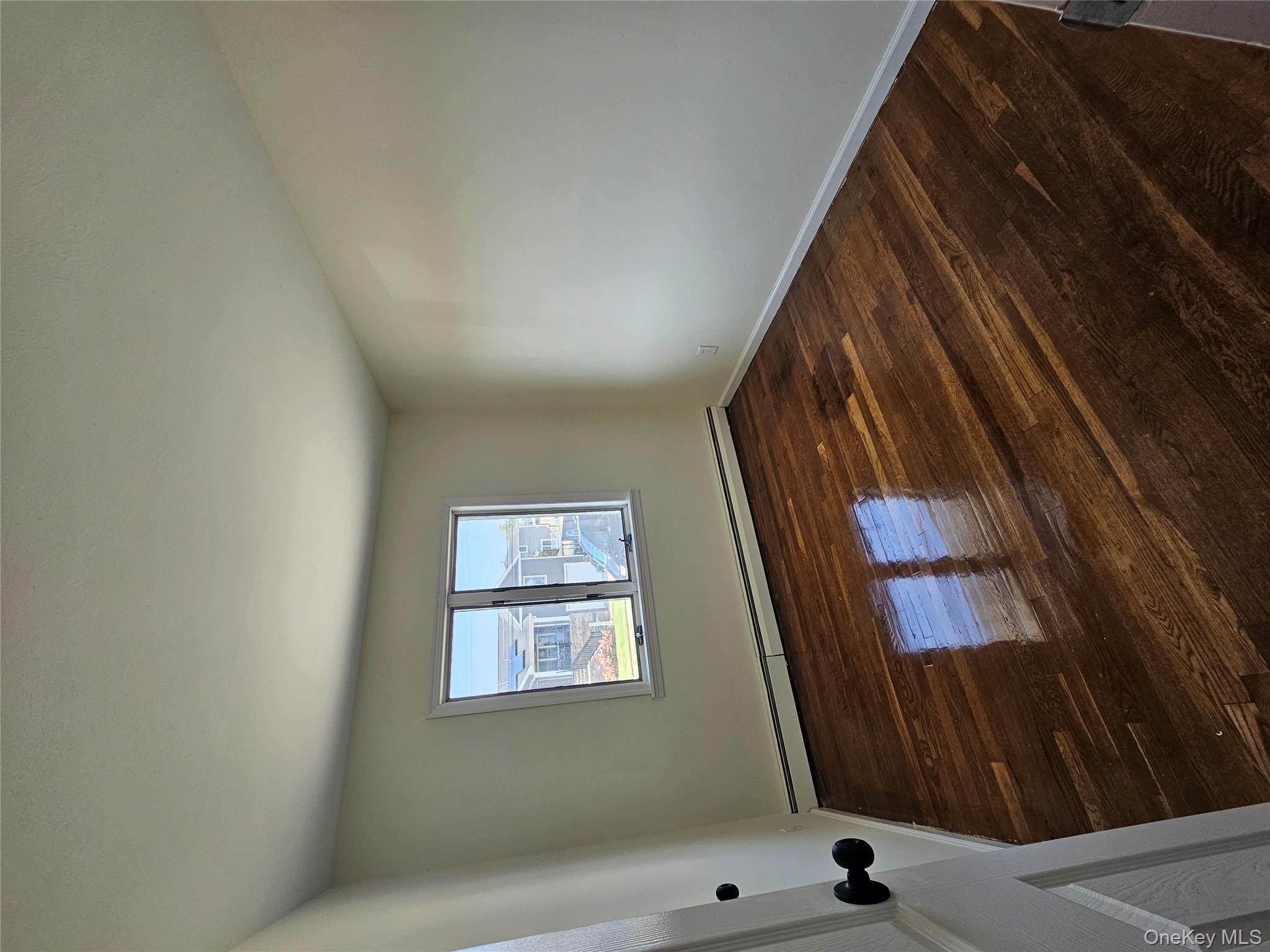 #14 photo, 2403 hampton Avenue, ナッソー郡 Seaford , NY 11783