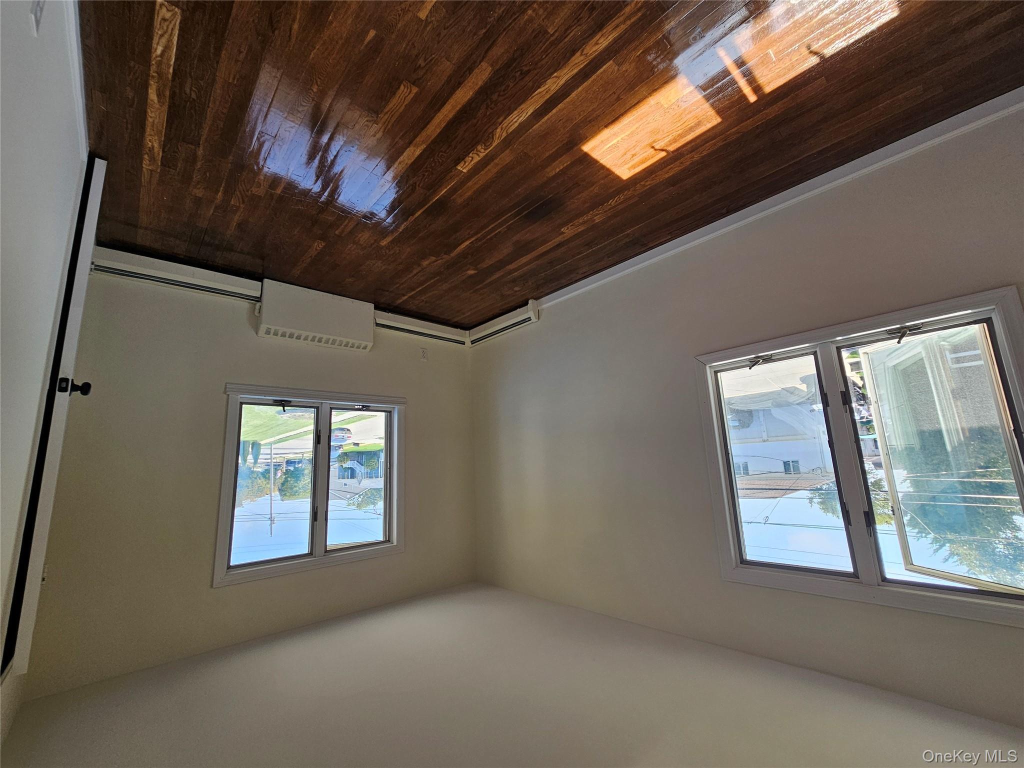 #16 photo, 2403 hampton Avenue, ナッソー郡 Seaford , NY 11783