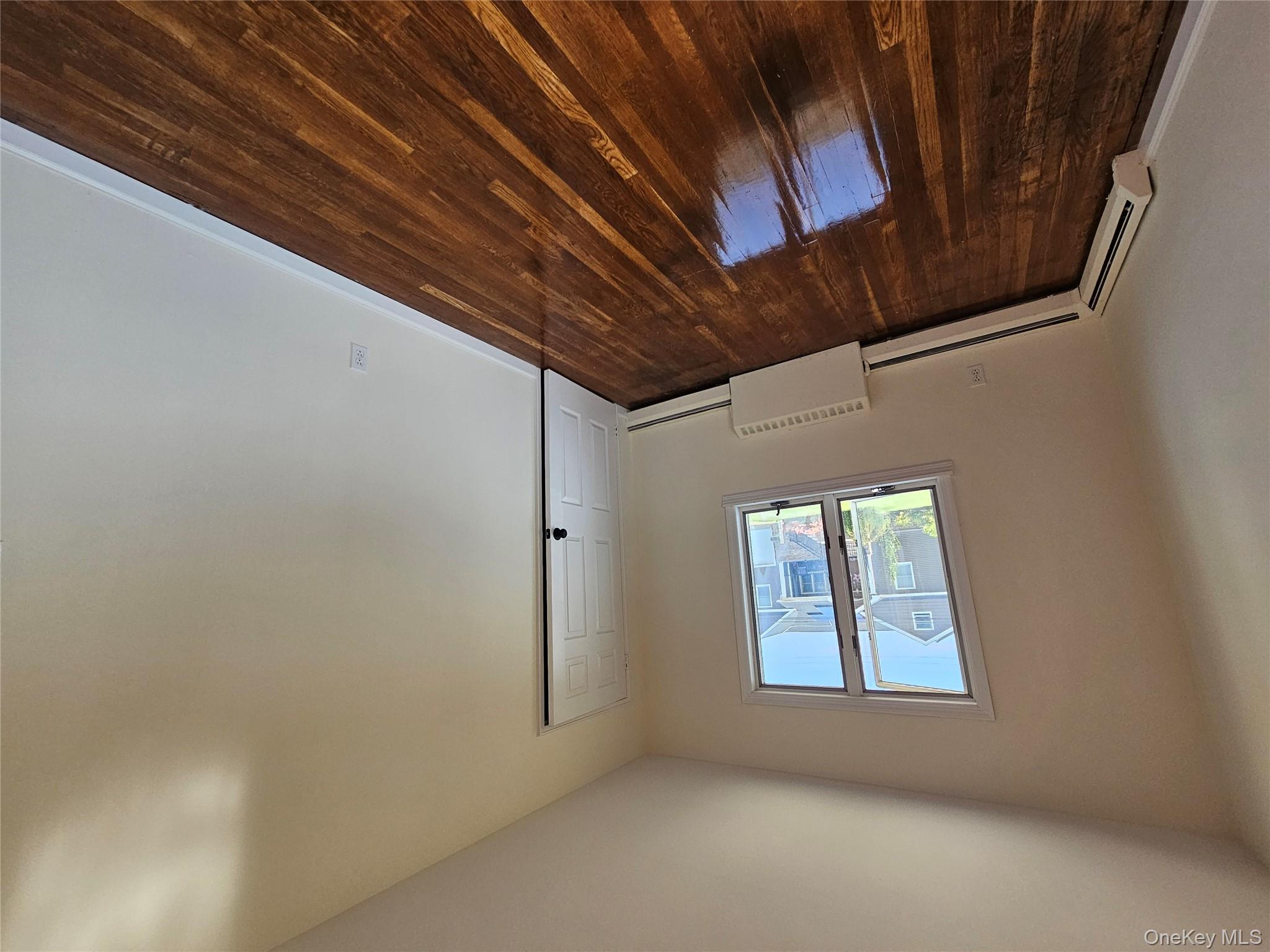 #17 photo, 2403 hampton Avenue, ナッソー郡 Seaford , NY 11783