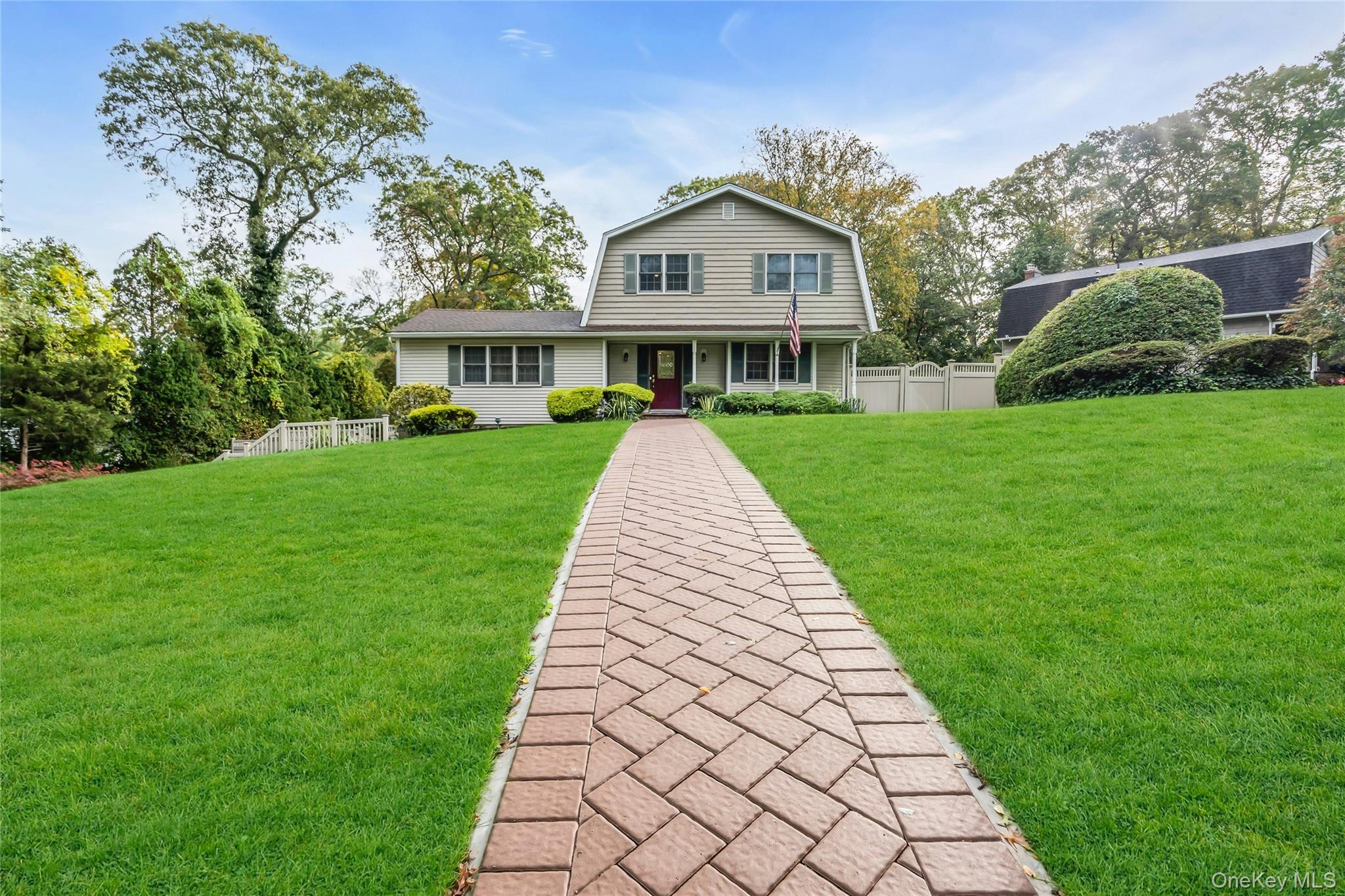 #1 photo, 172 Lodge Avenue, سوفولك Huntington Station , NY 11746