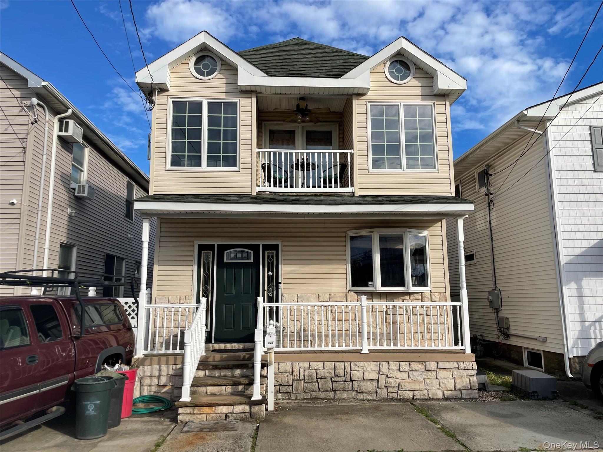 #2 photo, 129 West Boulevard, ナッソー郡 East Rockaway , NY 11518