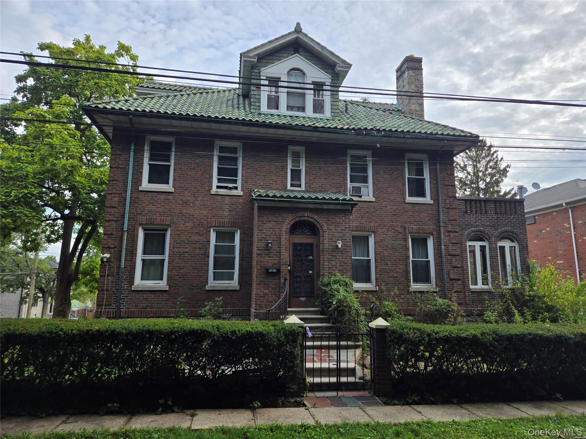 #1 photo, 128 Parkway, Yonkers , NY 10704